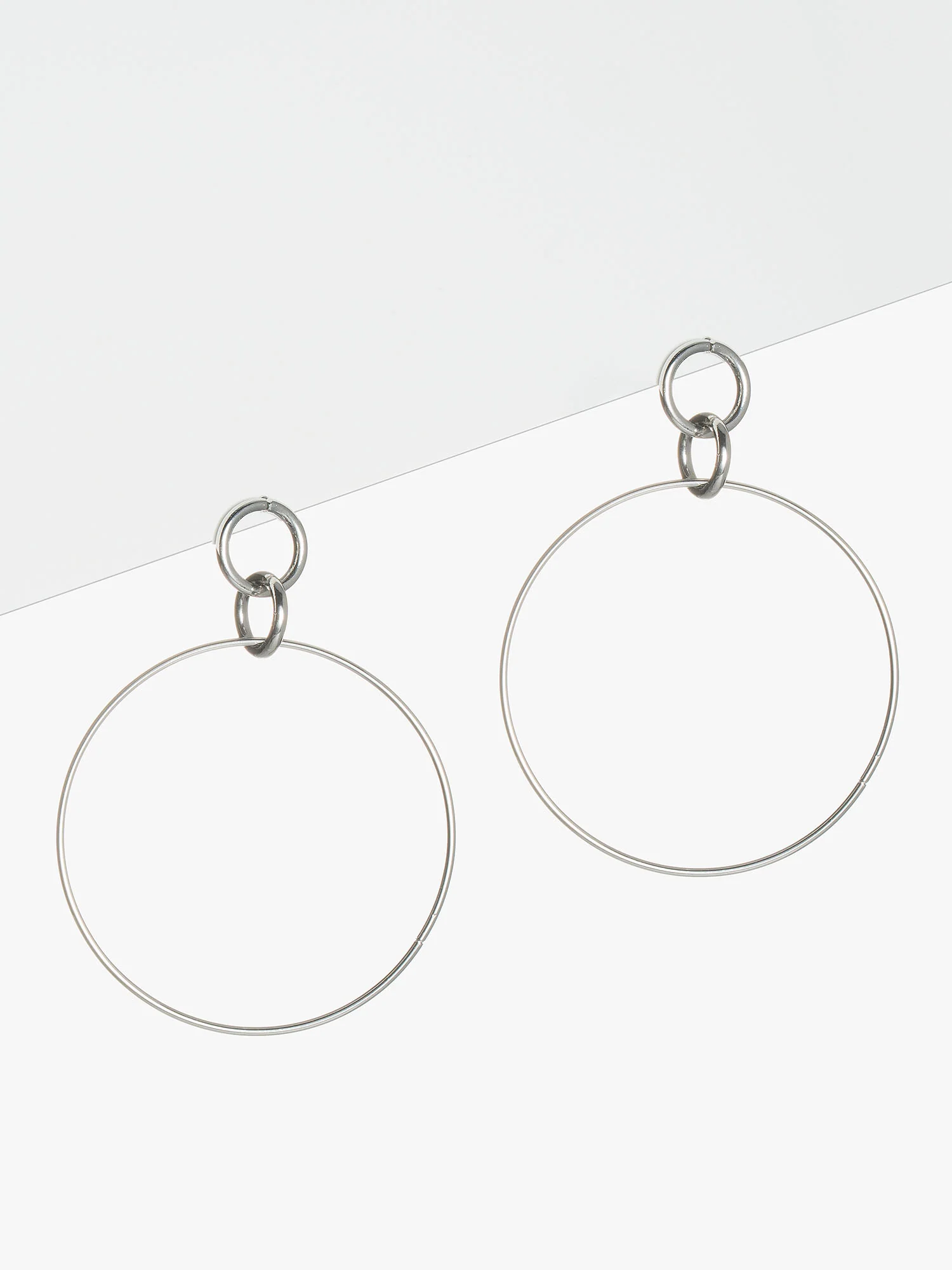 Twist Drop Circle Earrings - Image 7
