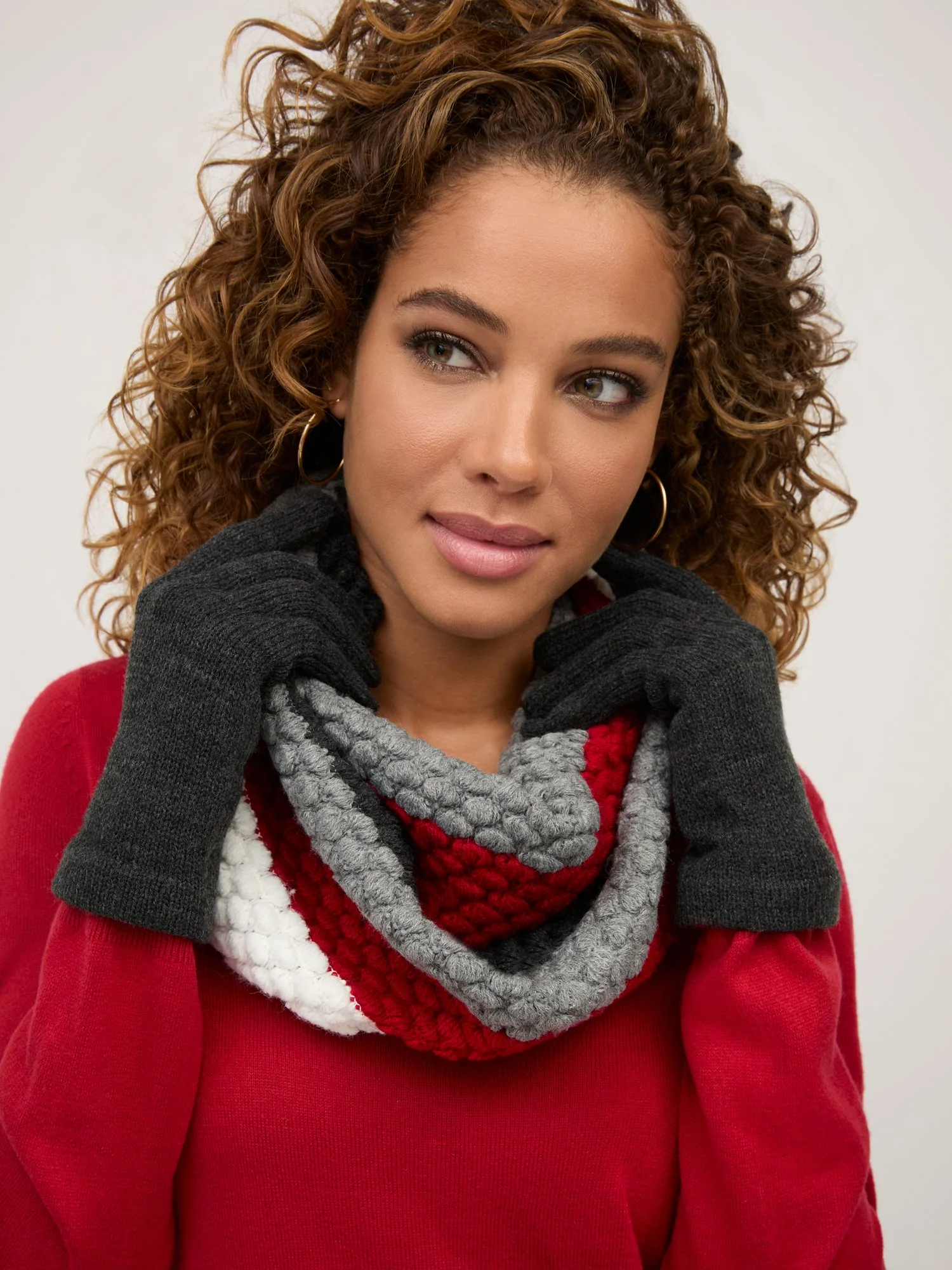 2-Piece Colorblock Scarf & Gloves Set - Image 2