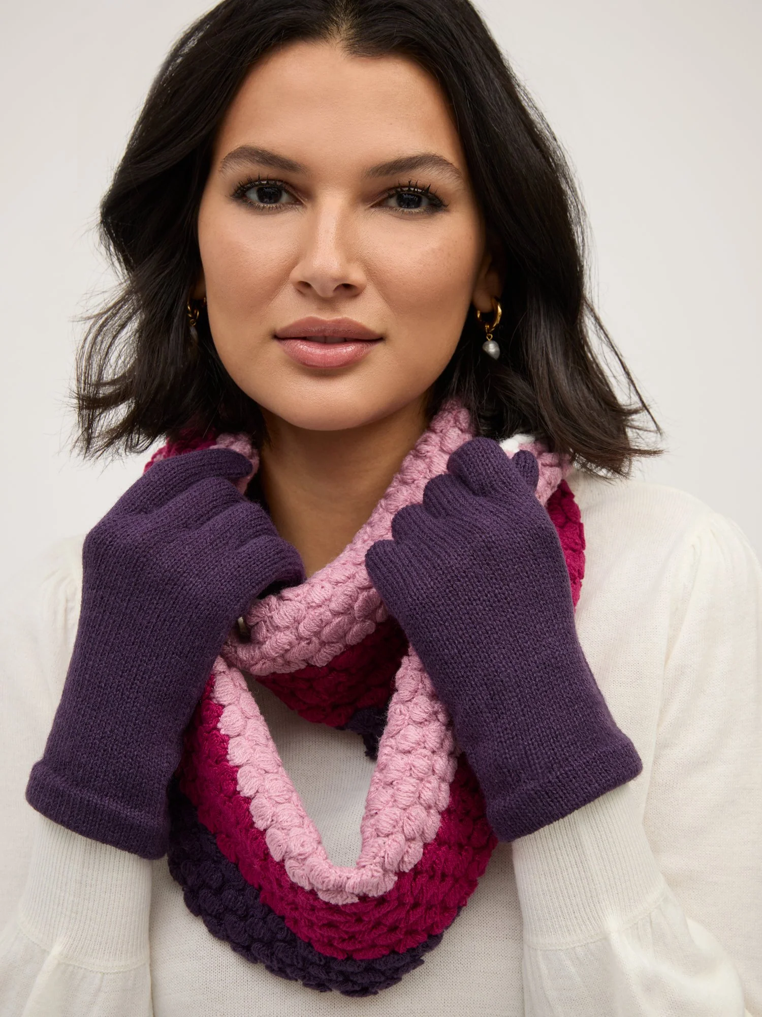 2-Piece Colorblock Scarf & Gloves Set - Image 7