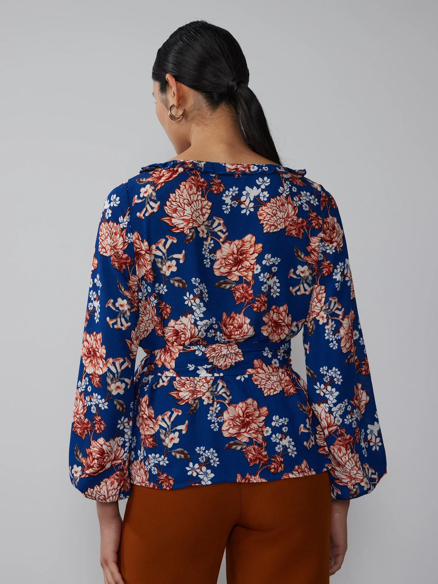 Long Sleeve Round Neck Floral Blouse - Image 3