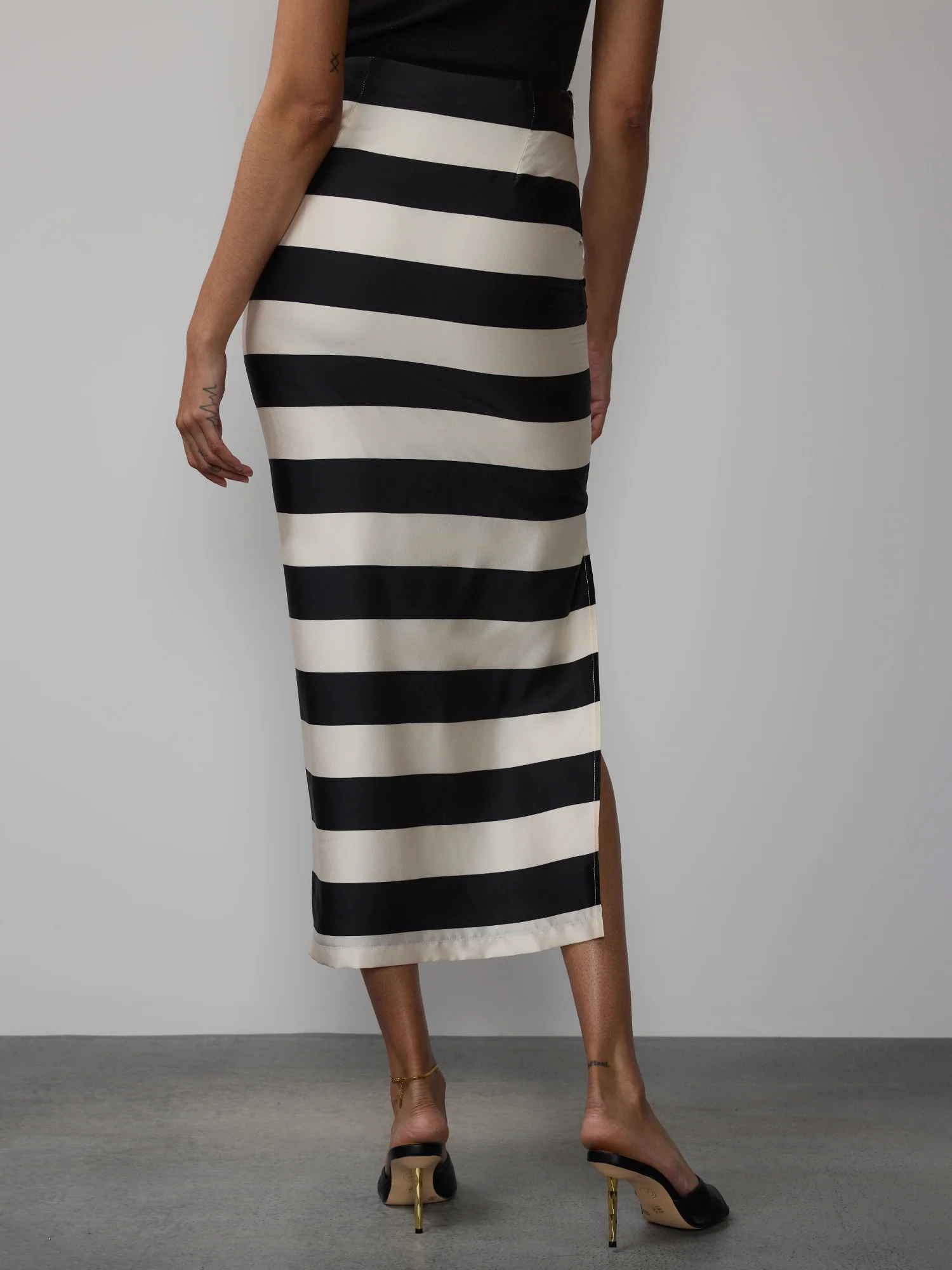 Black and White Satin Stripe Skirt - Image 3
