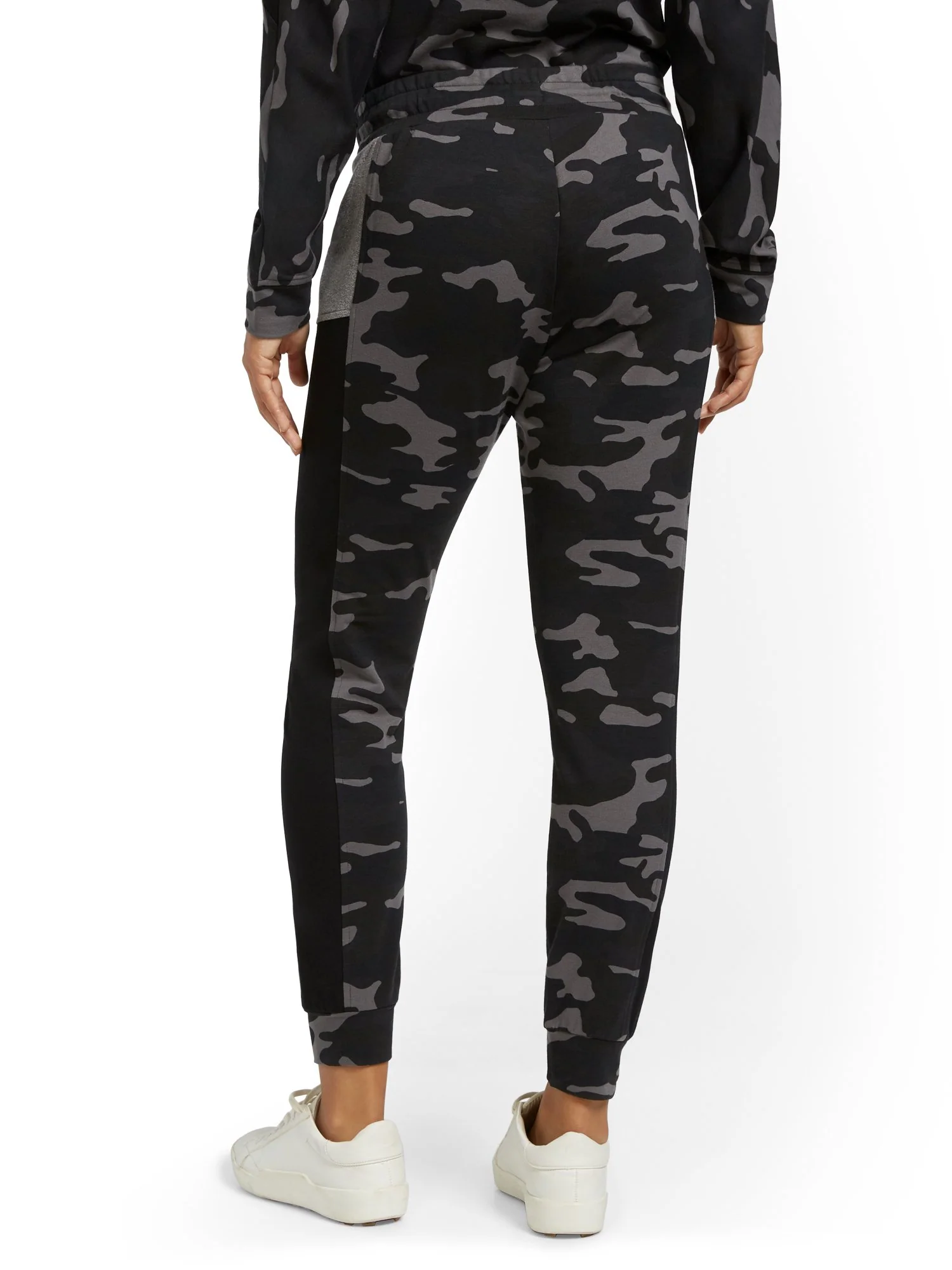 Camo-Print Colorblock Jogger Pant - Image 3