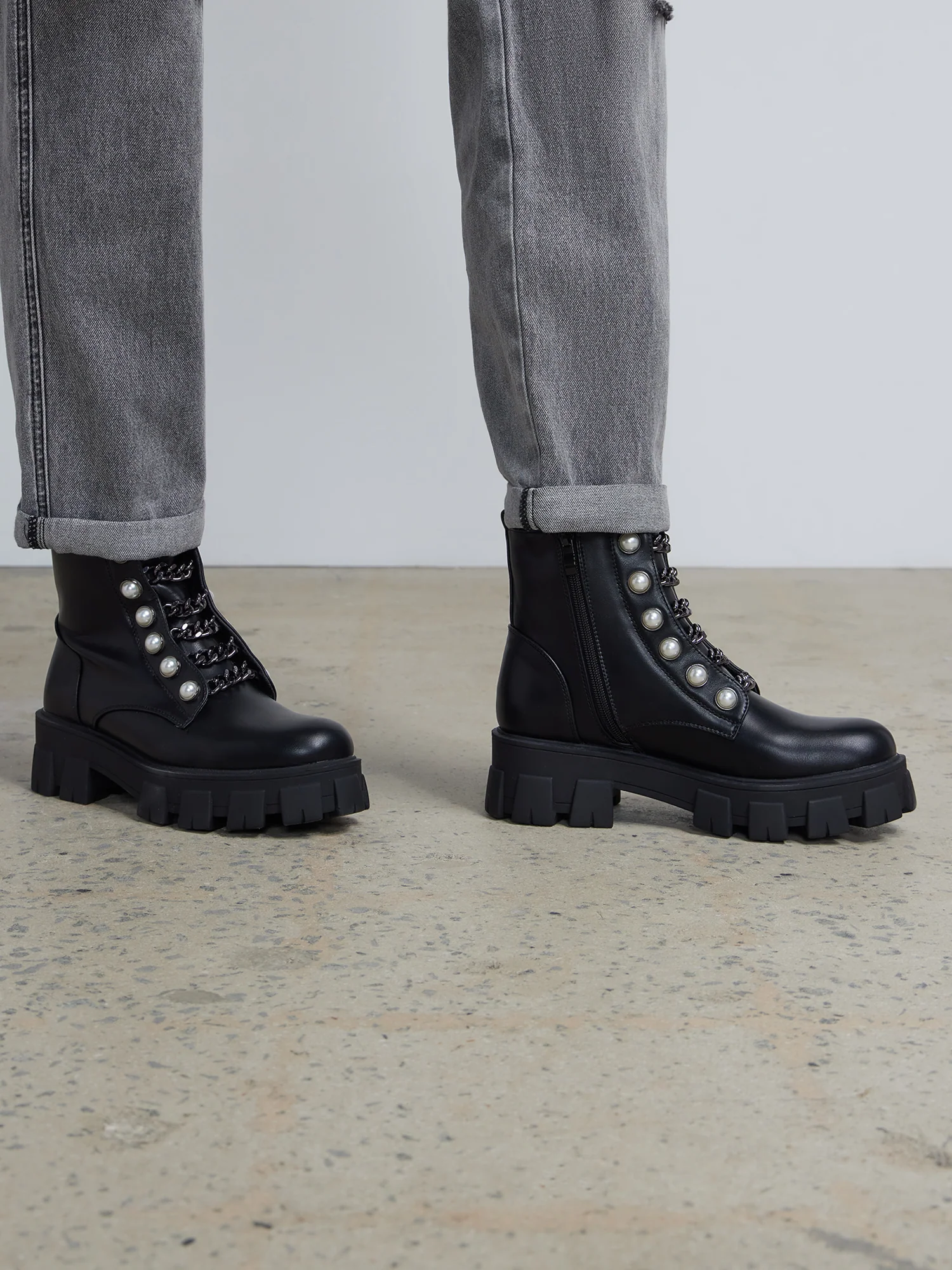 Chain Combat Boot