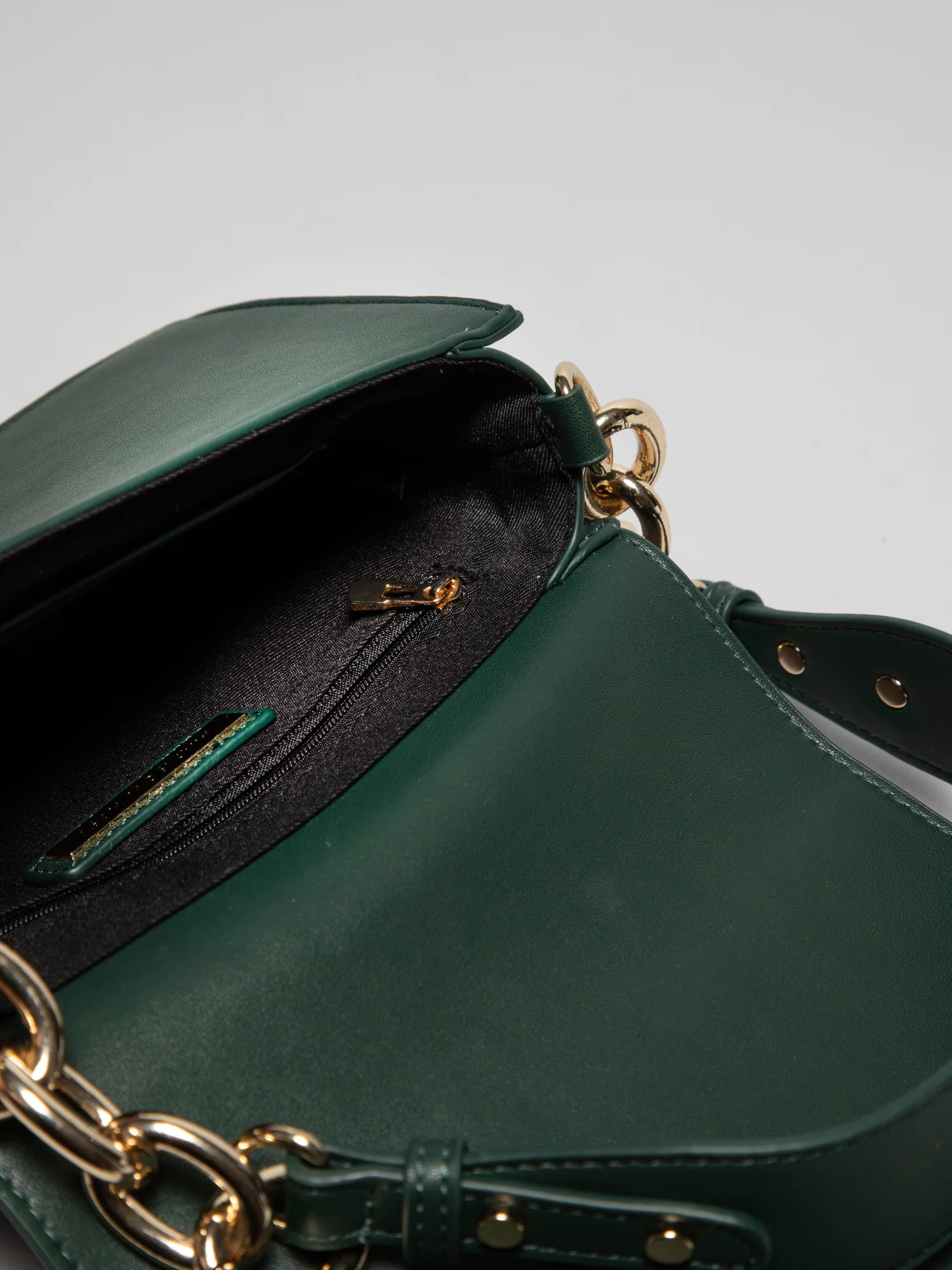 Chain Detail Shoulder Bag - Image 6