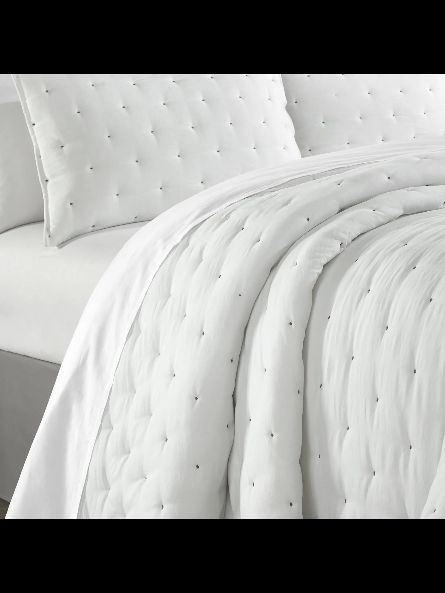 Chyle Queen-Size 3-Piece Quilt Set - NY&C x Chic Home - Image 5