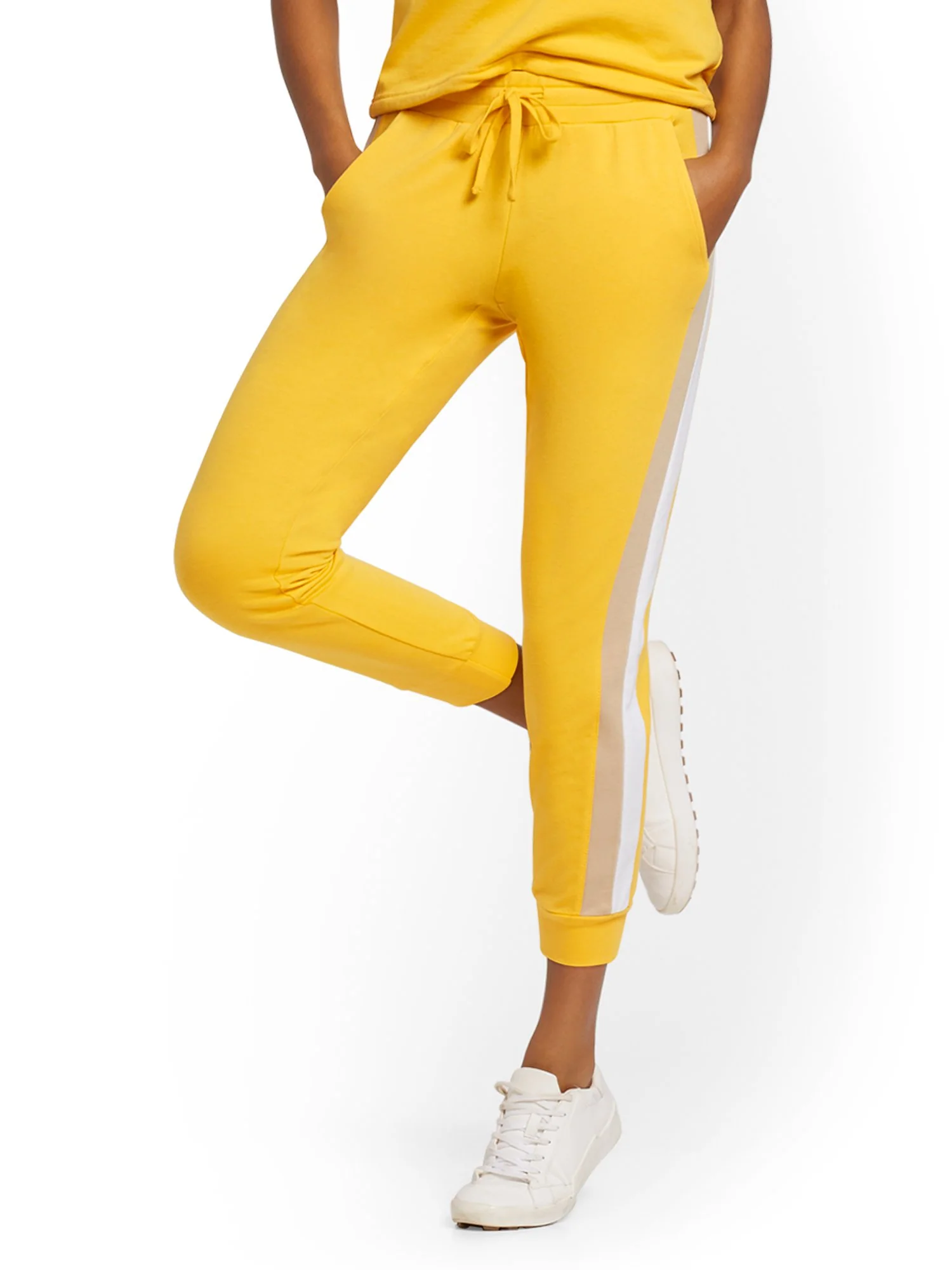 Colorblock Capri Jogger Pant - Image 6