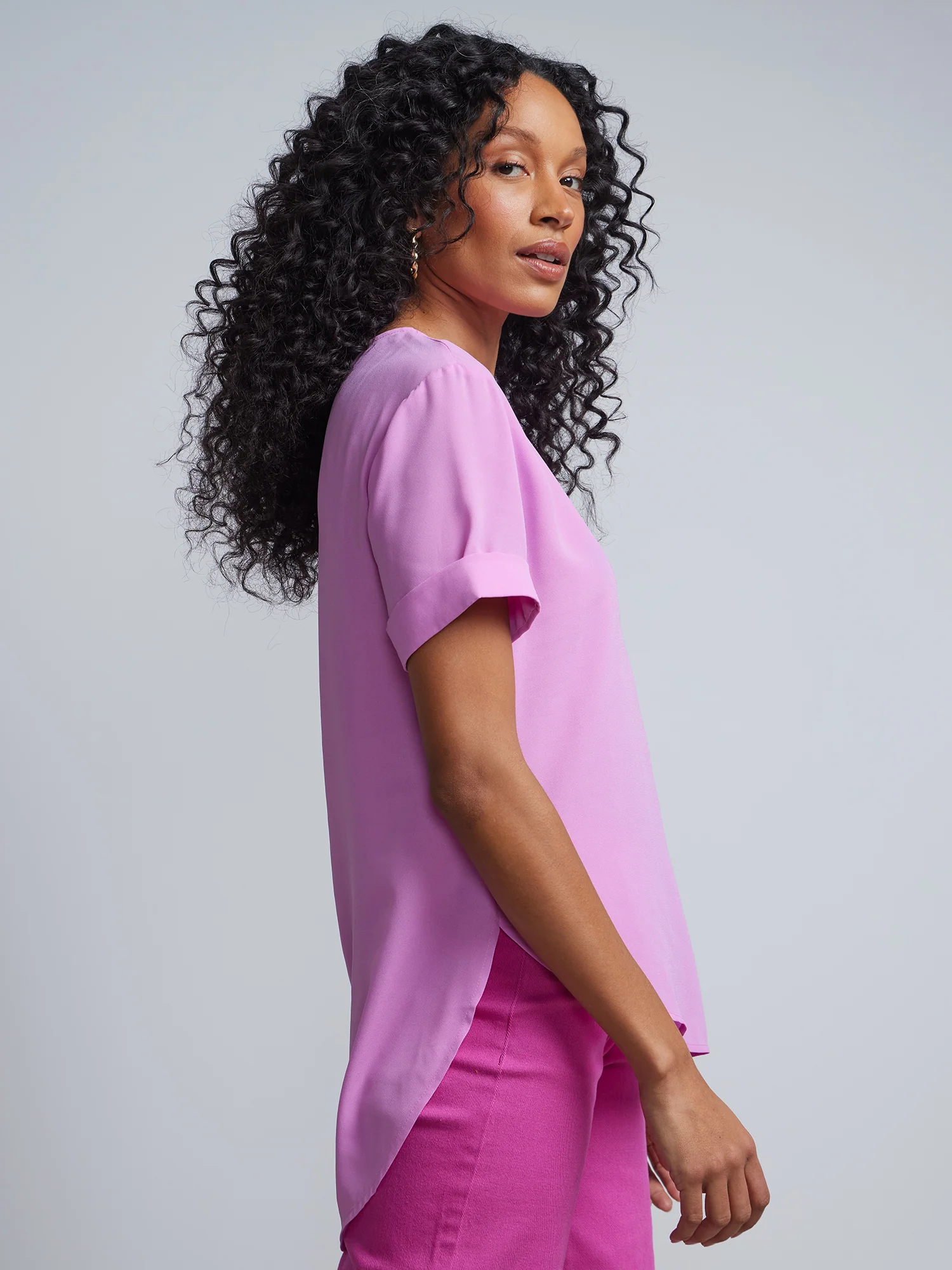 Crewneck Side-Slit Cuffed Tee - Image 10