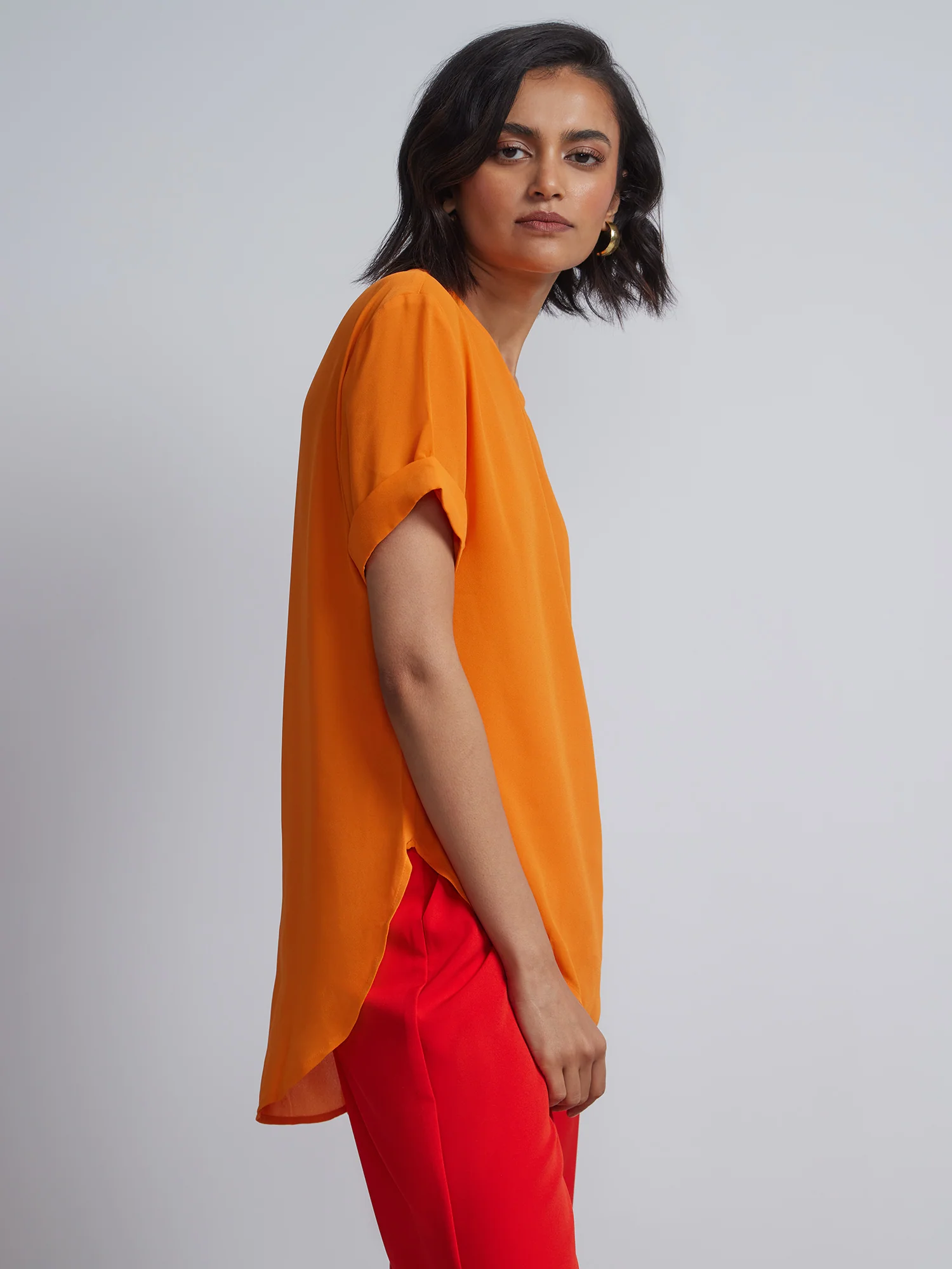 Crewneck Side-Slit Cuffed Tee - Image 14