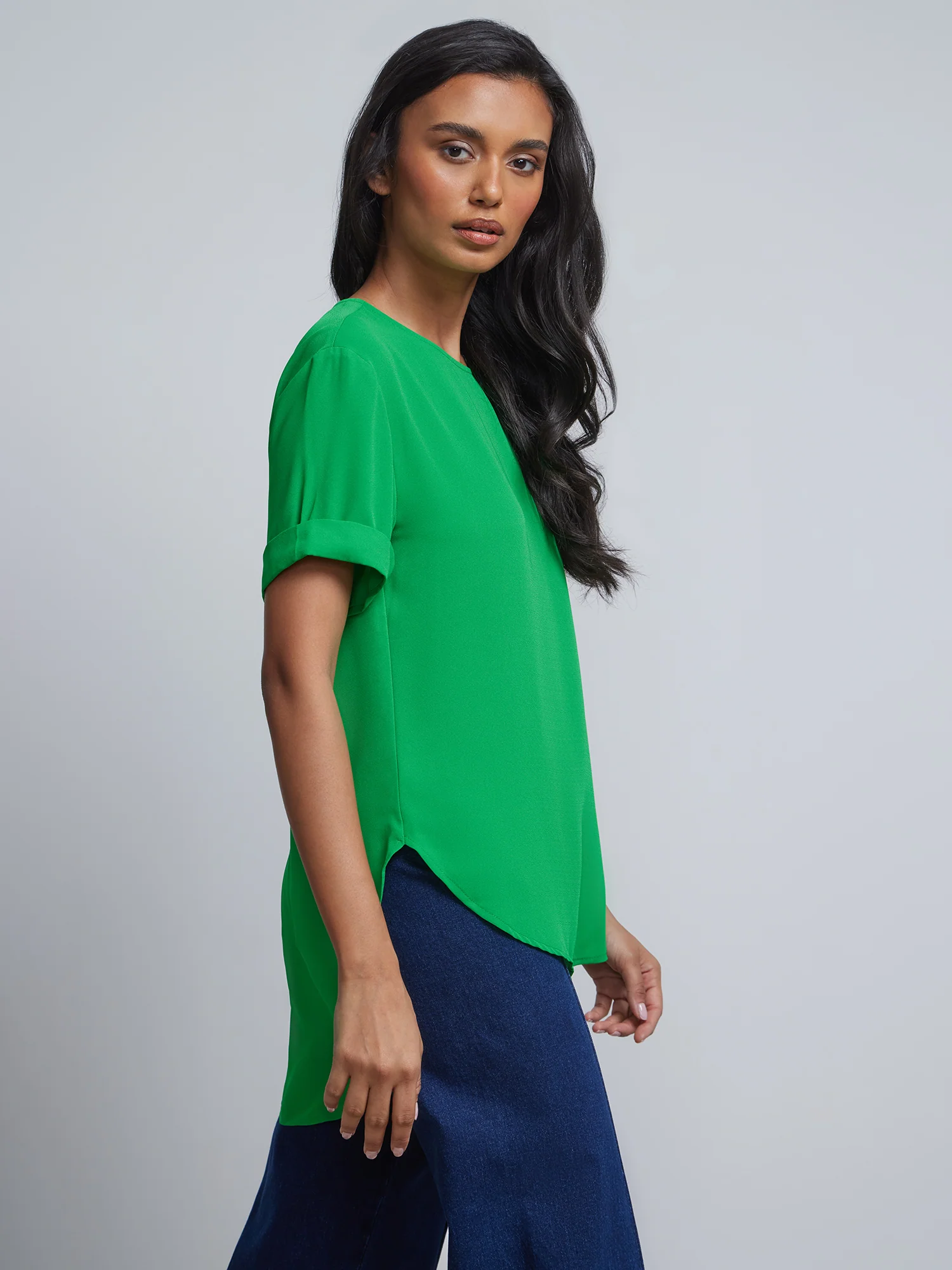 Crewneck Side-Slit Cuffed Tee - Image 18