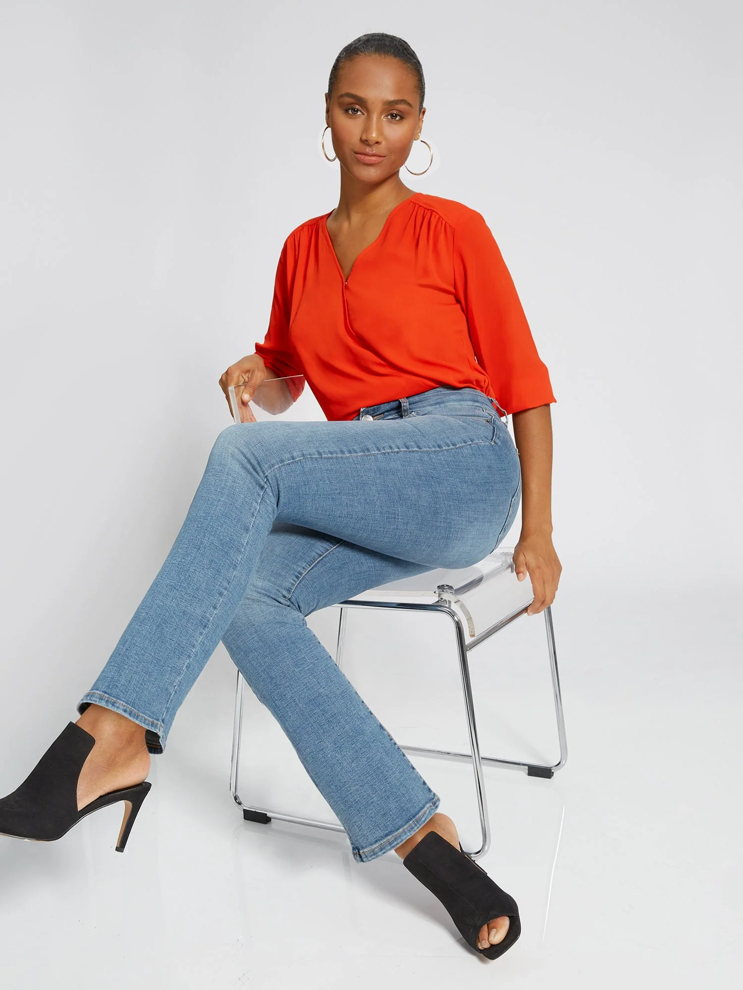 Curvy High-Waisted Bootcut Jeans - Light Wash - Image 5