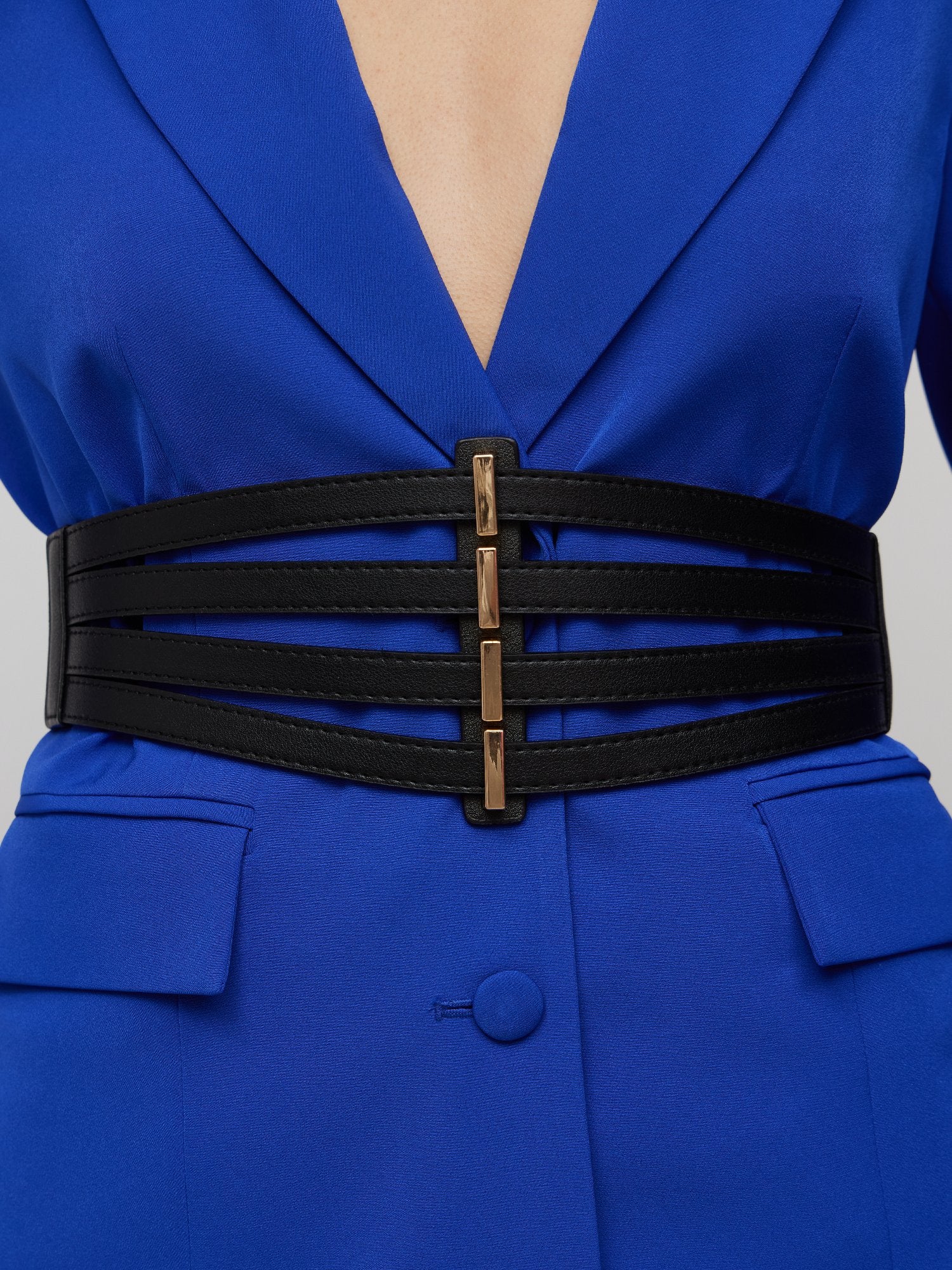 Cut-Out Front Belt