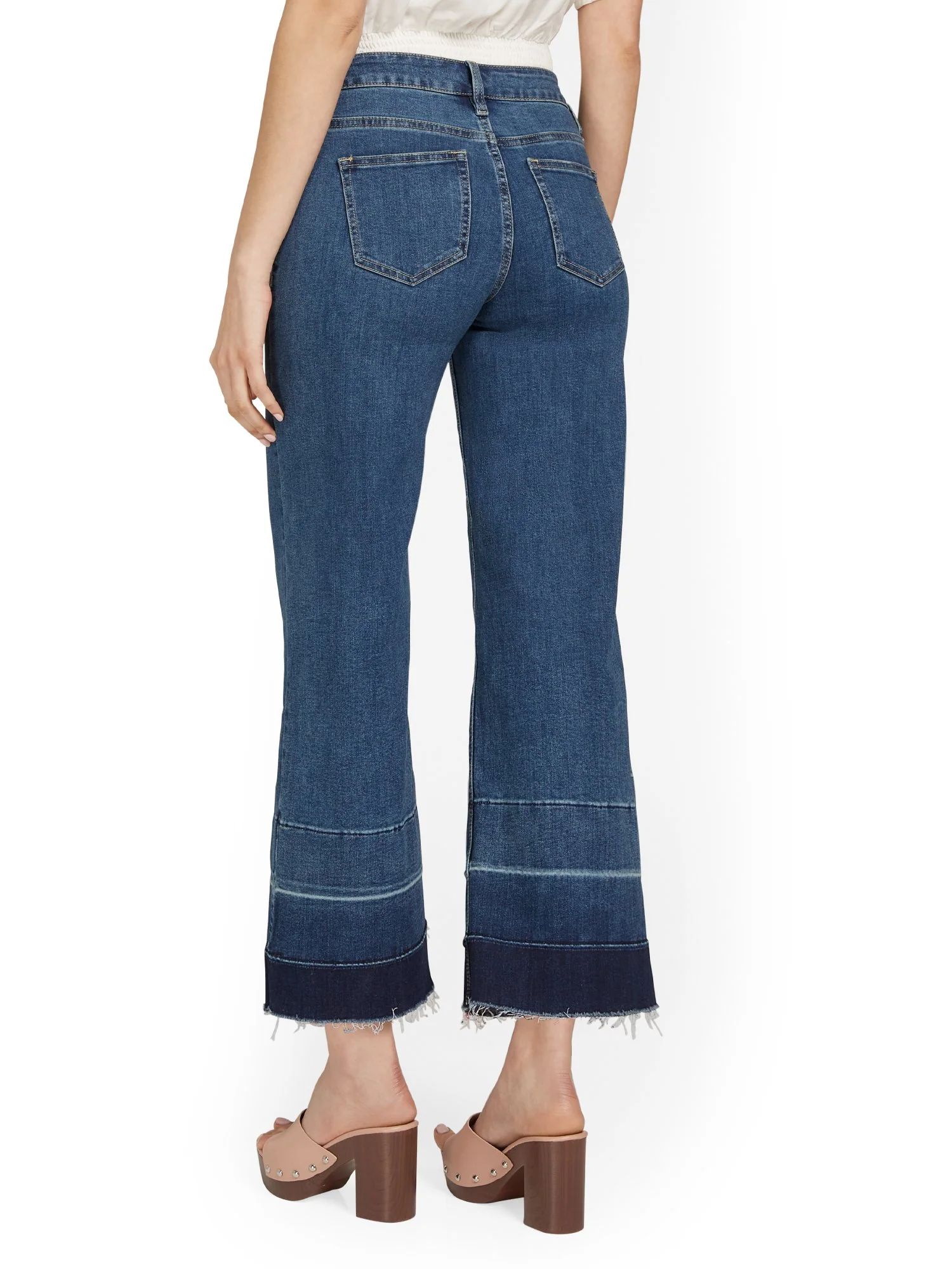 Distressed-Hem Wide-Leg Capri Jeans - Image 3