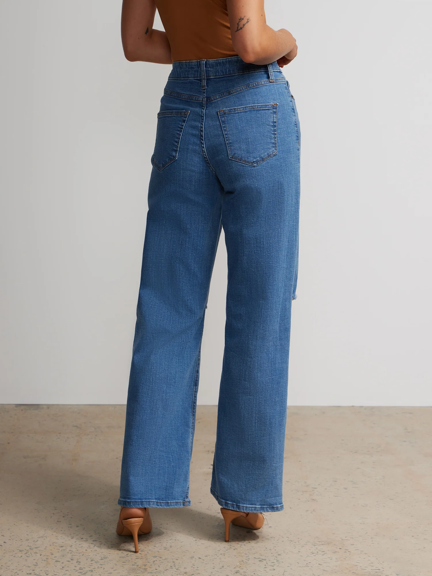 Essential High Rise Wide Leg Jeans - Image 3