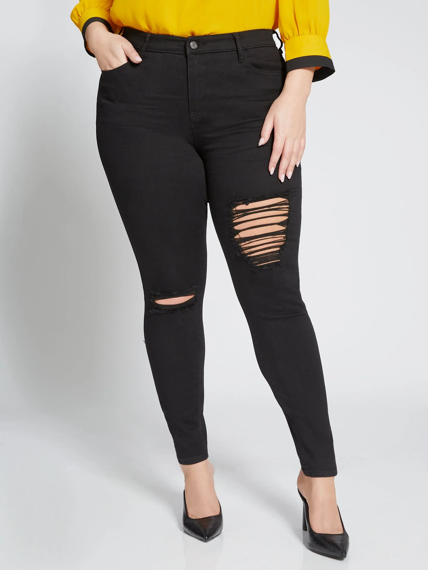 Essential Mid-Rise Super-Skinny Jeans - Black - Image 4