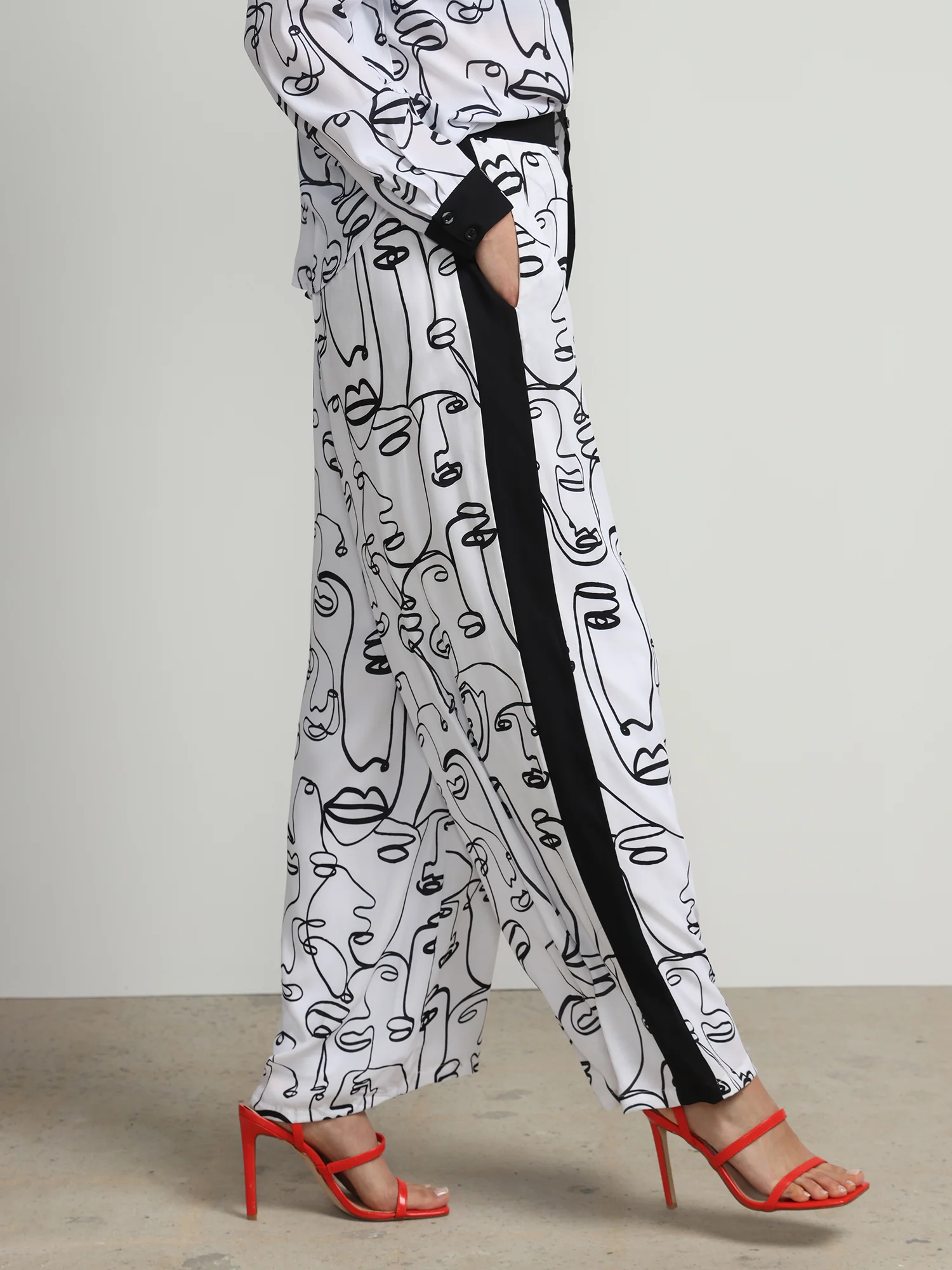 Face-Print Palazzo Pant - Image 4