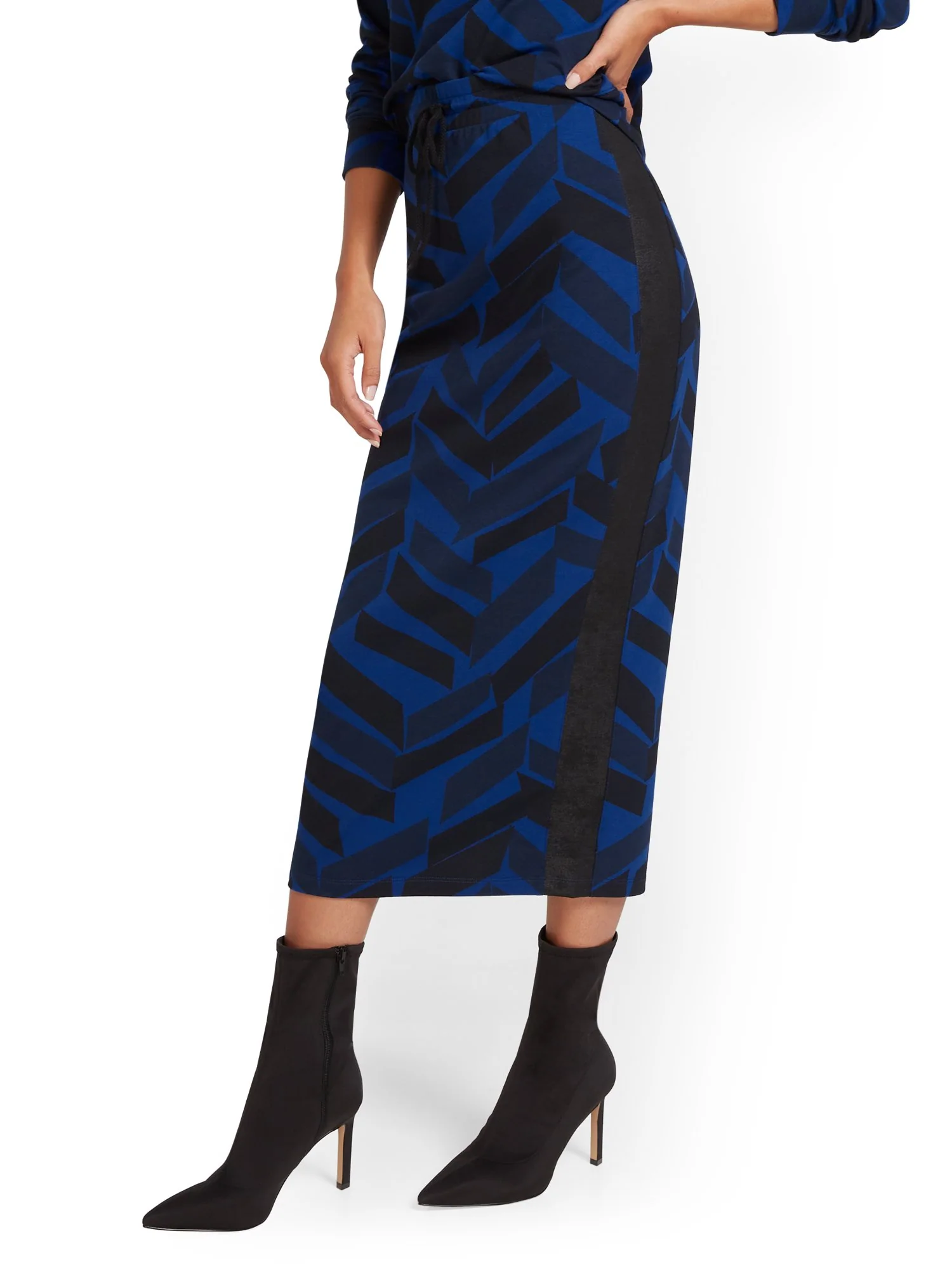 Faux-Leather Inset Geometric-Print Pencil Midi Skirt - Image 2