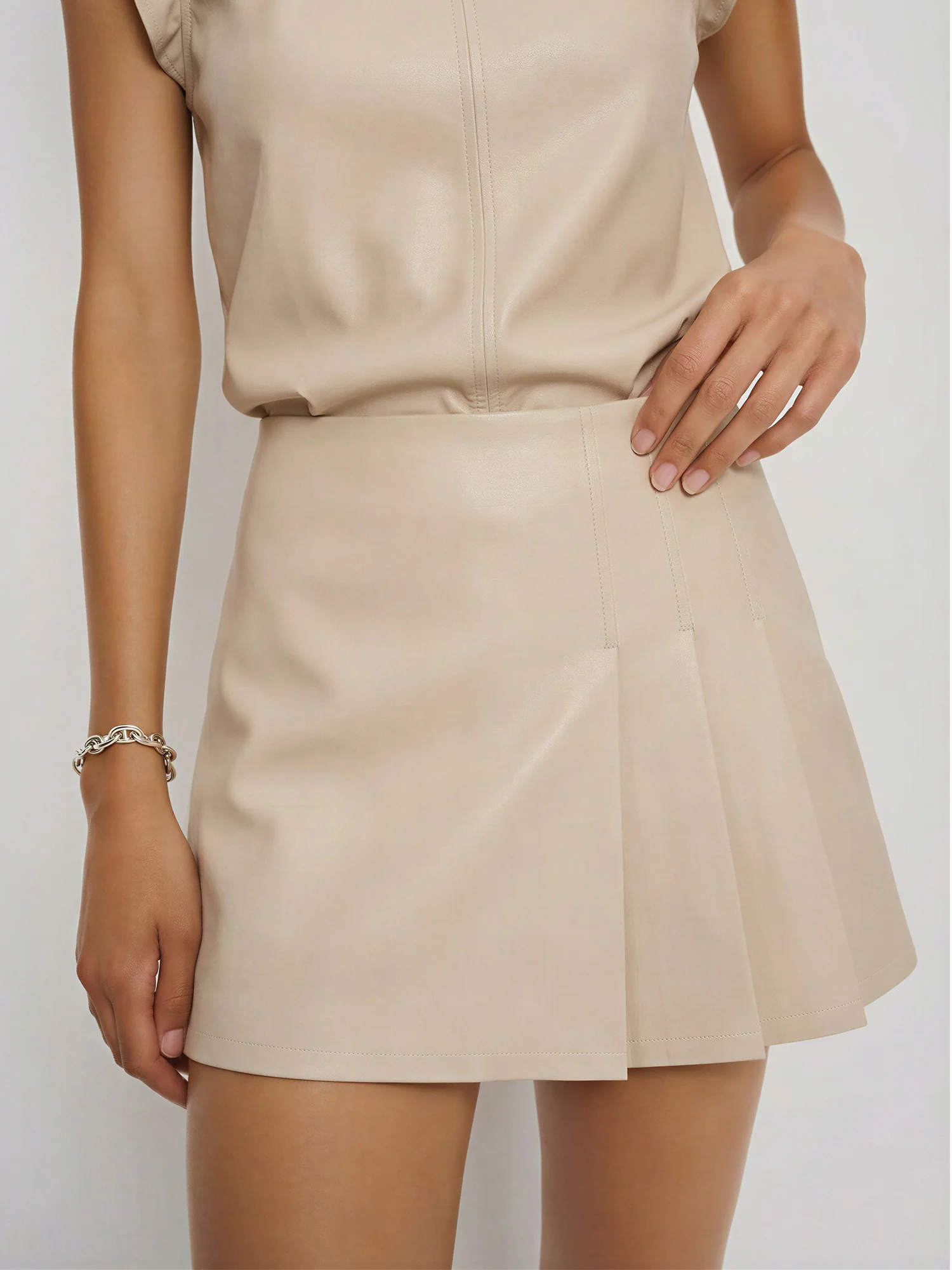 Faux Leather Side Pleated Mini Skirt - Image 7