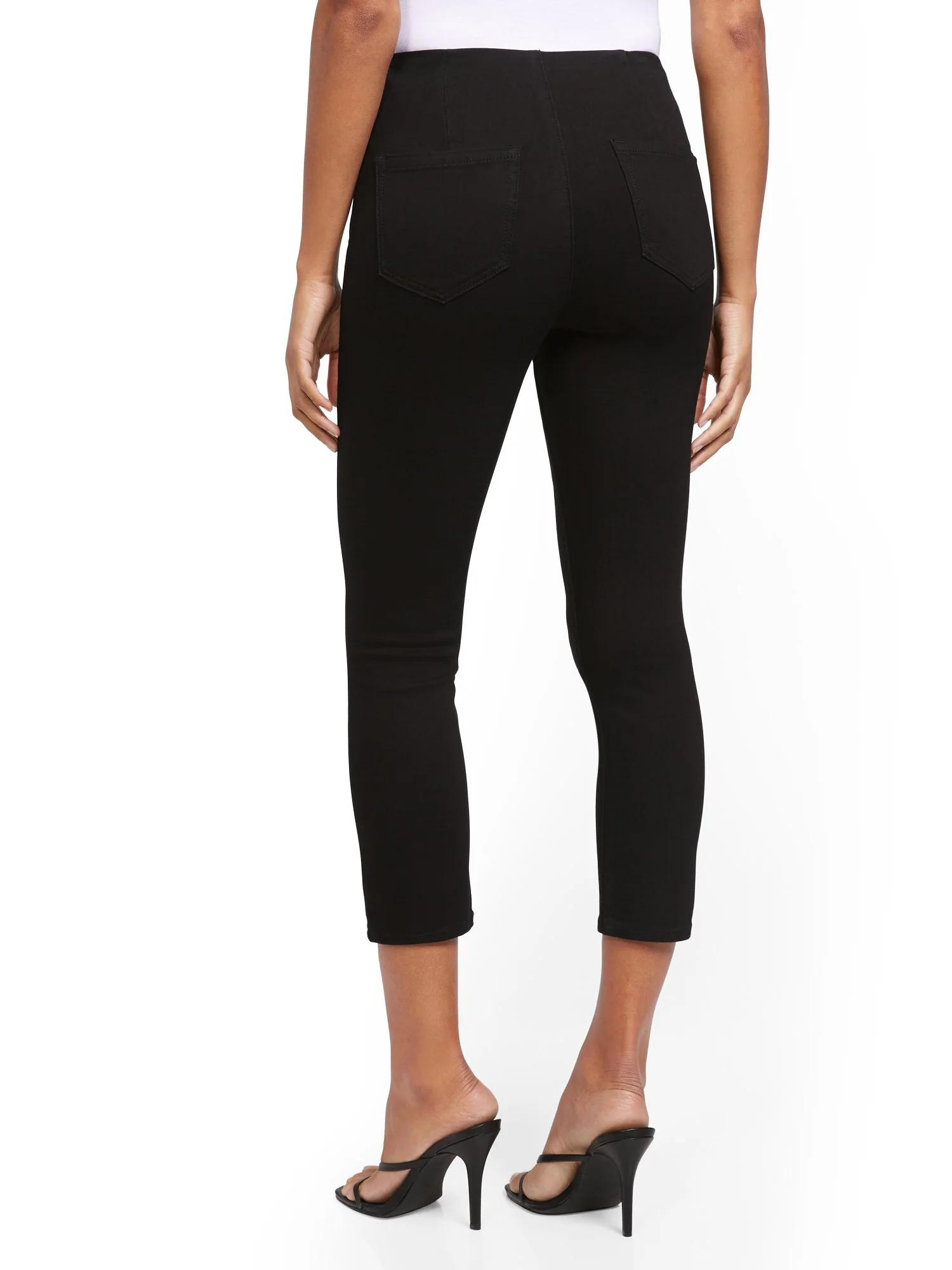 Feel Good High-Waisted No Gap Pull-On Super-Skinny Capri Jeans - Black - Image 3