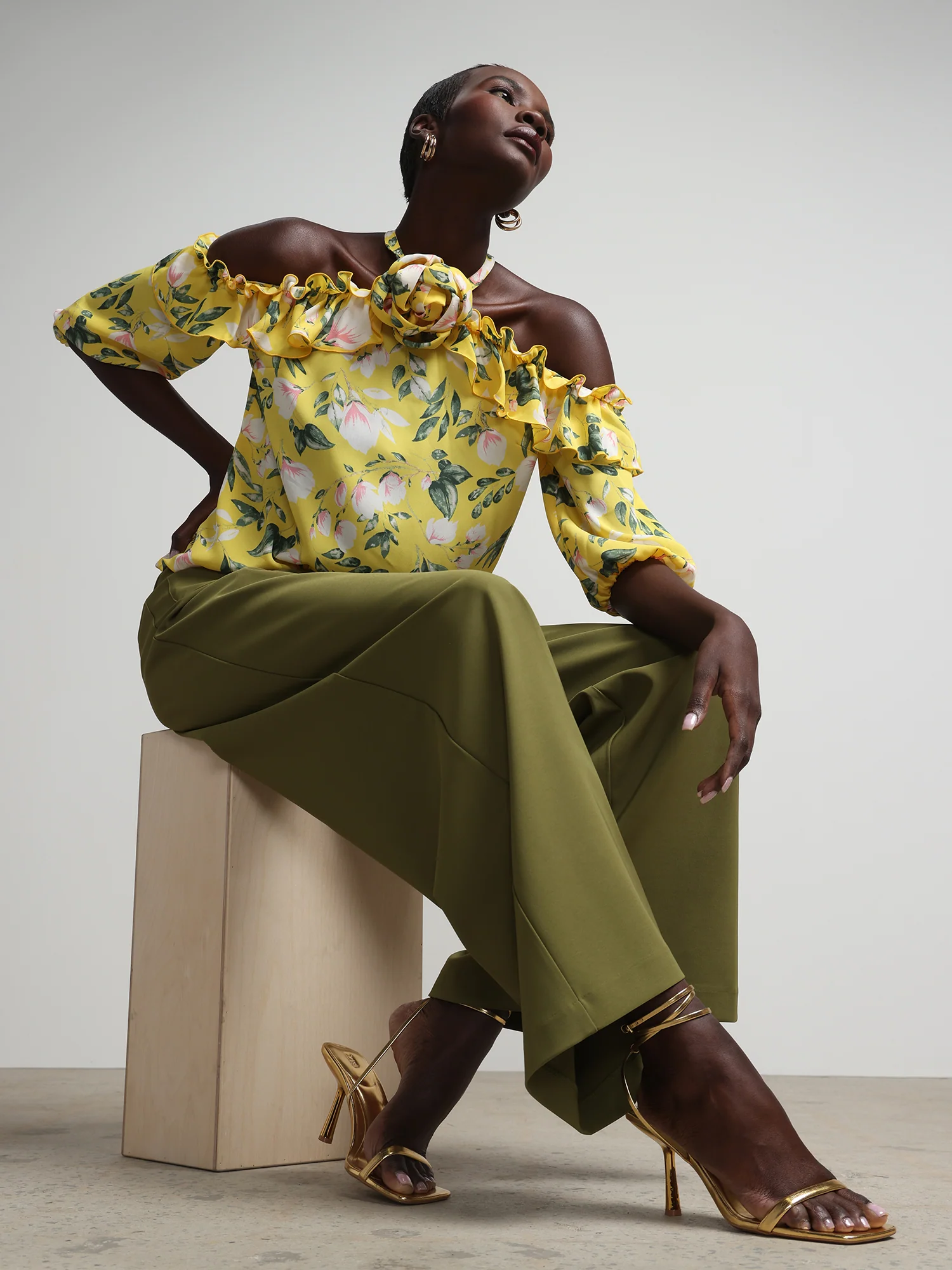 Floral Off-The-Shoulder Halterneck Ruffle Blouse - Image 5