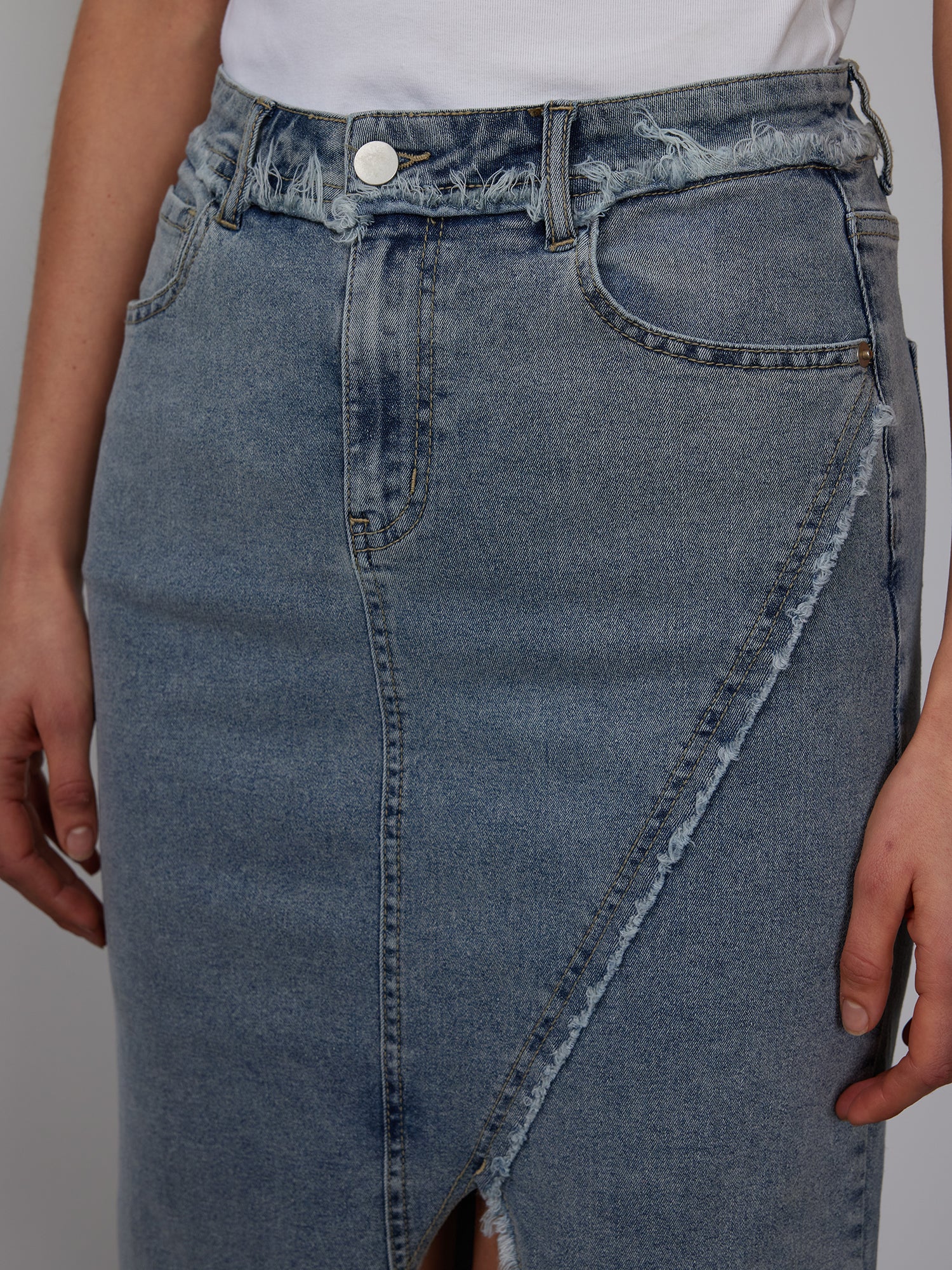 Frayed Edge Denim Skirt - Image 4