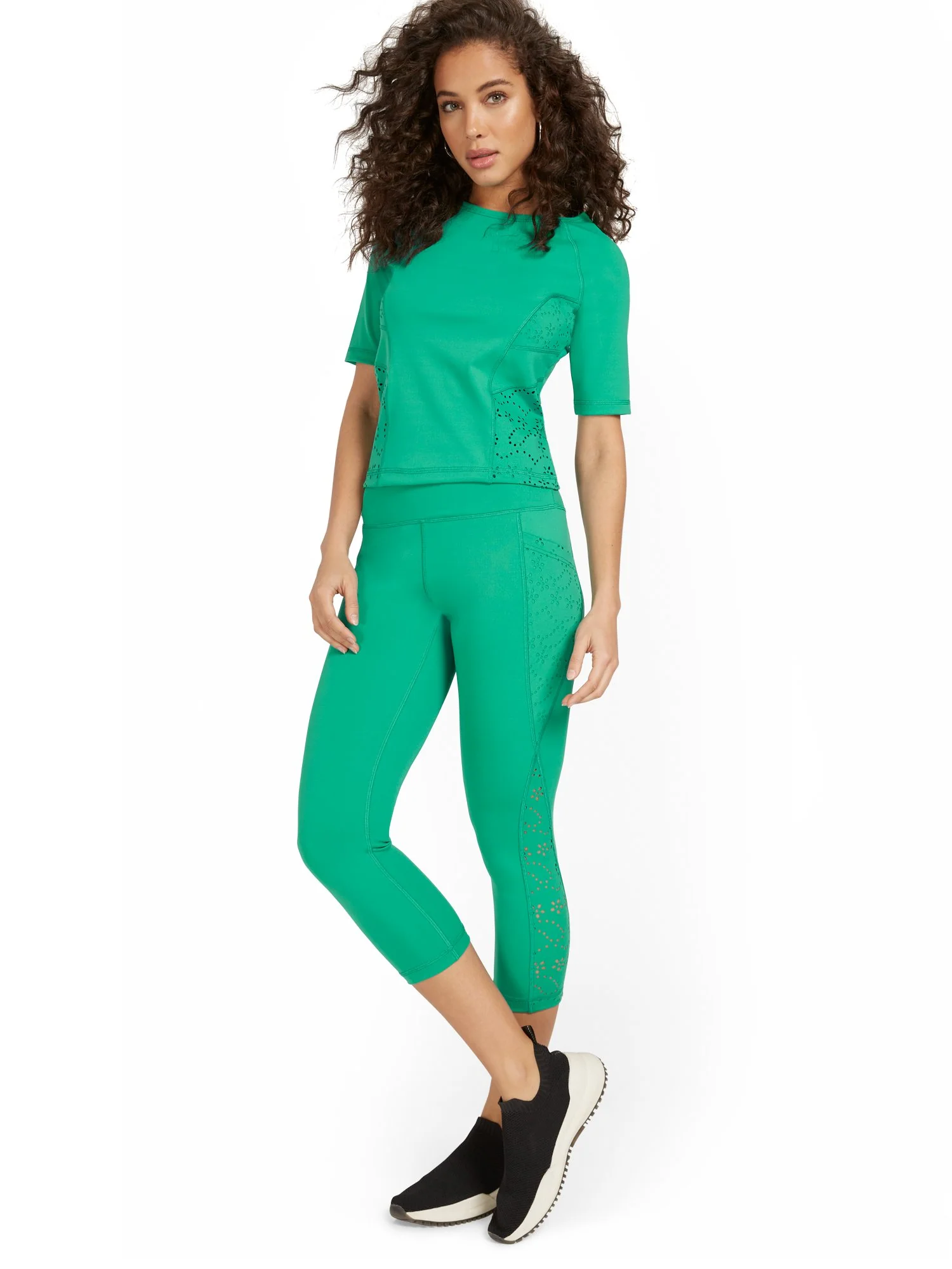 High-Waisted Eyelet Pocket Capri Legging - Image 5