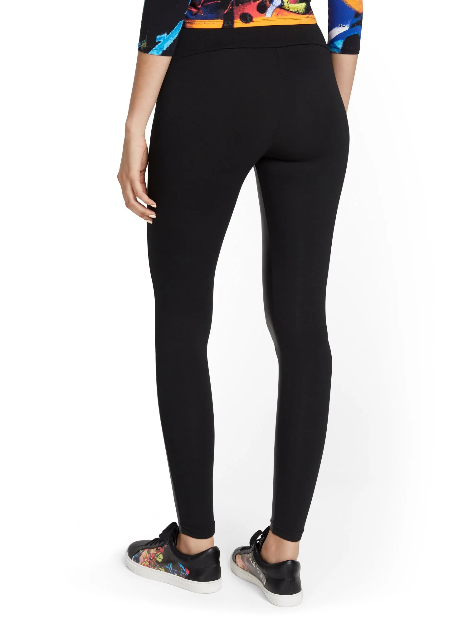 High-Waisted Faux-Leather Panel Zip-Pockets Legging - Image 3