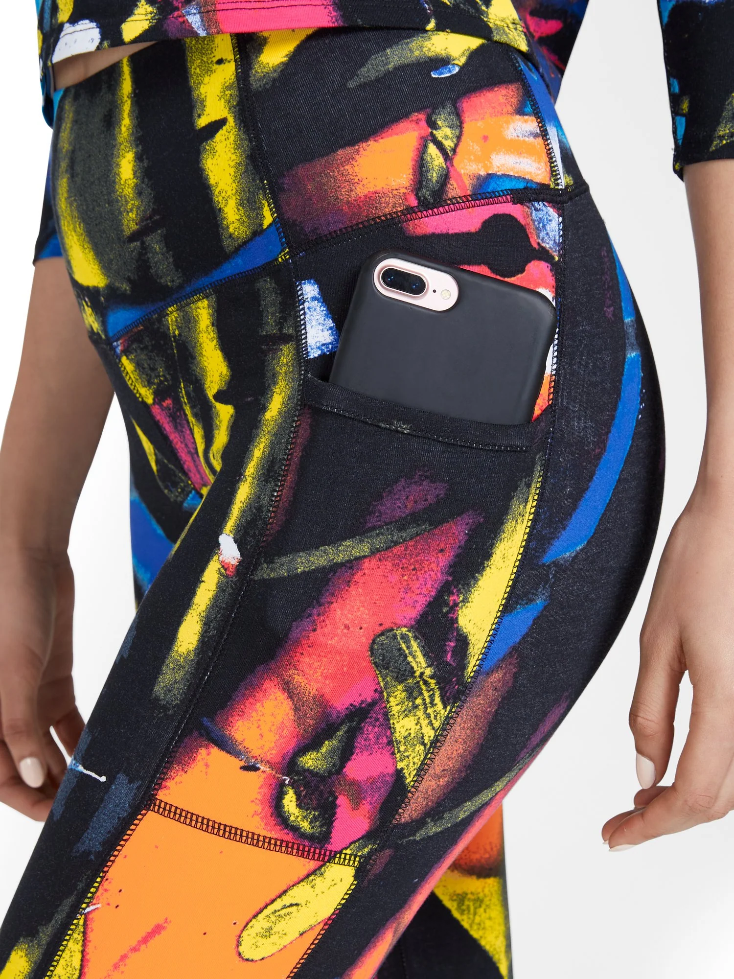 High-Waisted Graffiti-Print Pocket Legging - Image 4