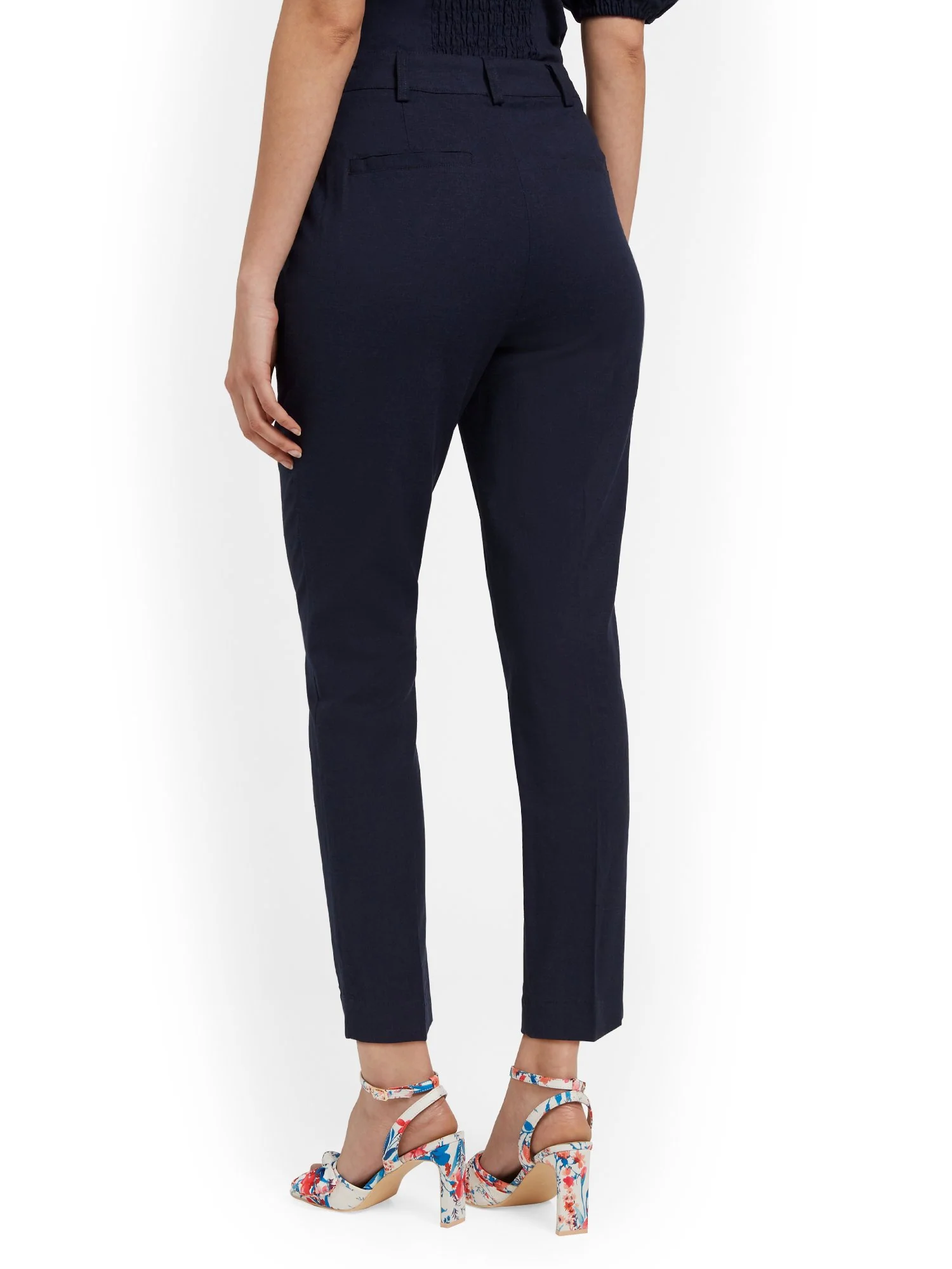 High-Waisted Linen-Blend Ankle Pant - Image 7
