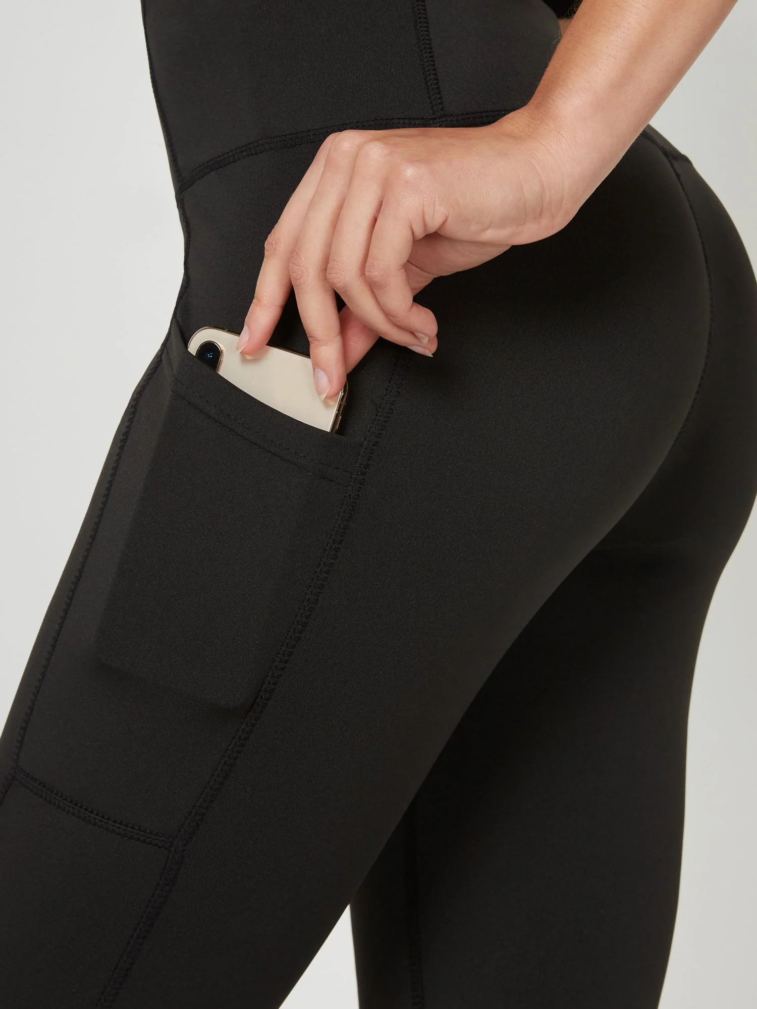 High-Waisted Pocket 7/8 Legging - Image 4