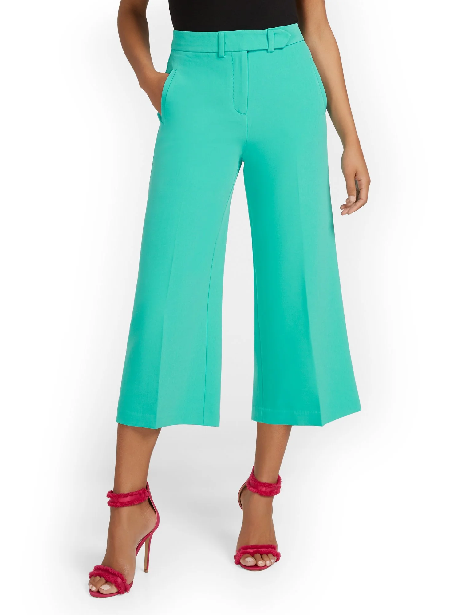 High-Waisted Wide-Leg Capri Pant - Image 10