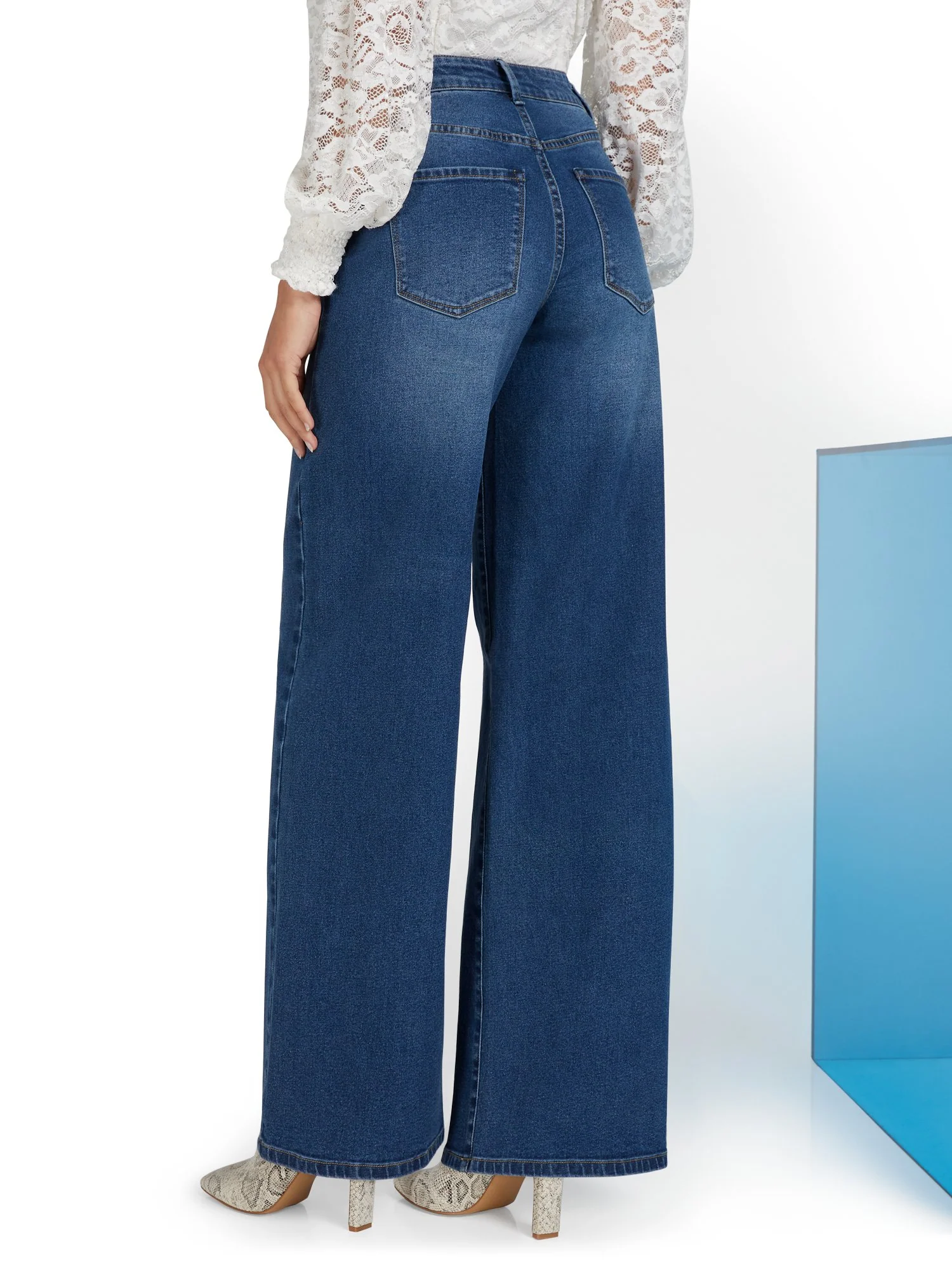 High-Waisted Wide-Leg Jeans - Image 3