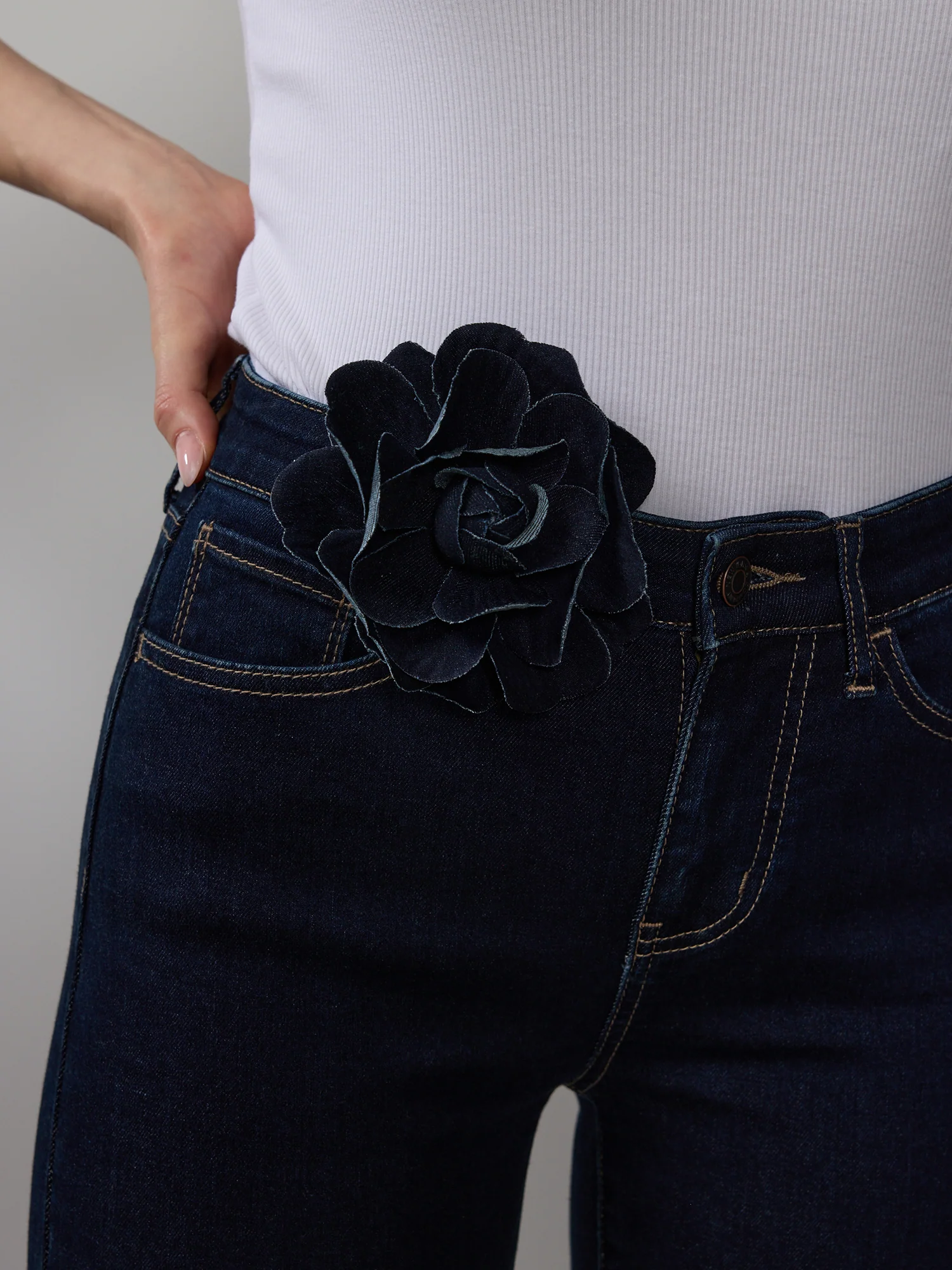 High Rise Skinny Fit Rosette Jeans - Image 4