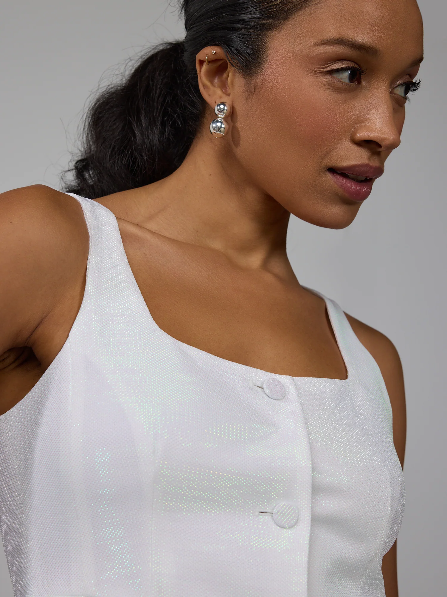Iridescent Shine Knit Vest - Image 4