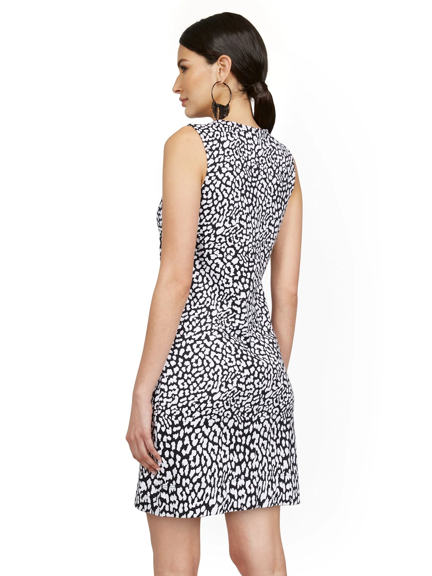 Leopard-Print Split-Neck Shift Dress - City Knits - Image 3