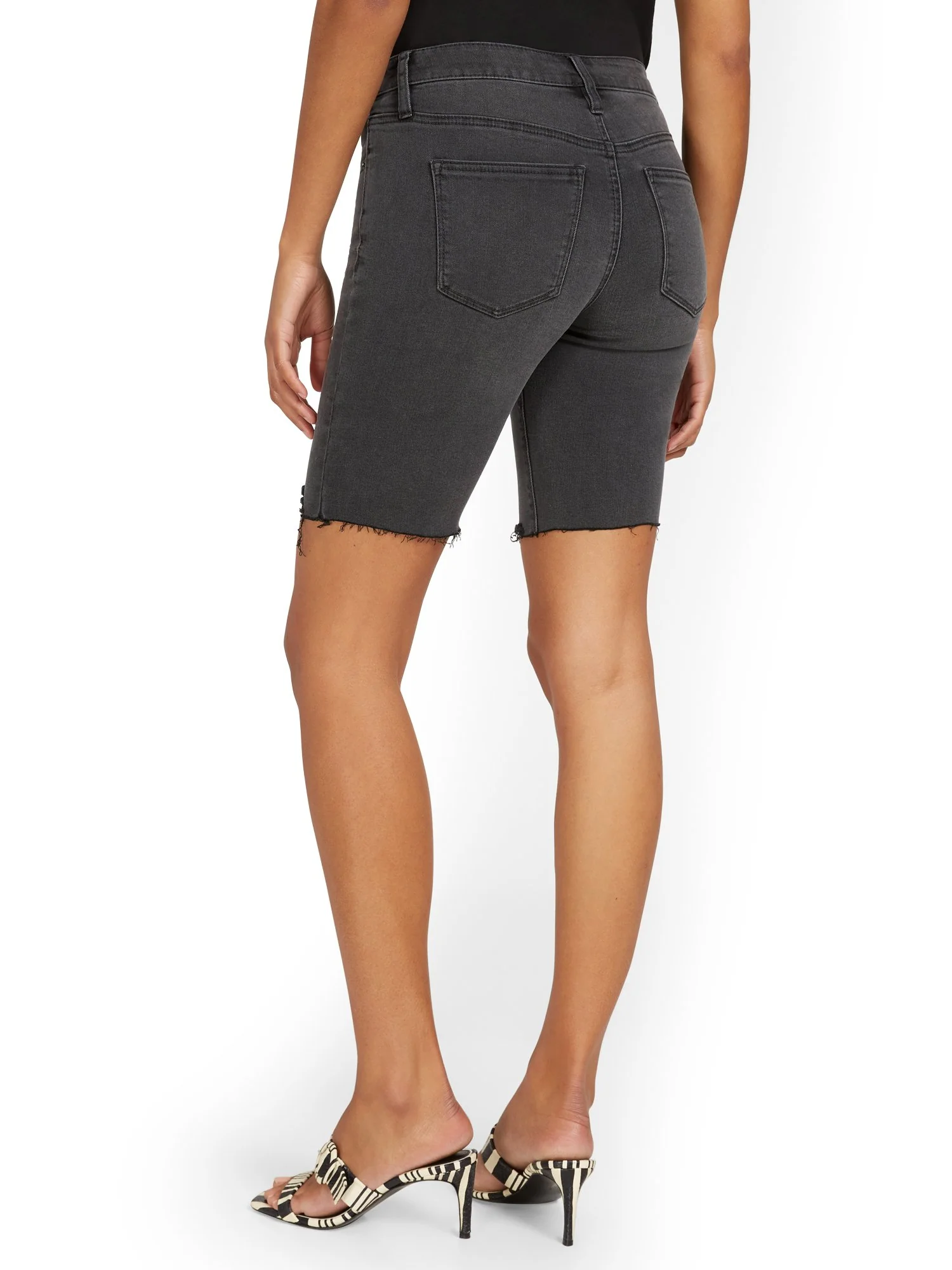 Lexi Mid-Rise 9-Inch Short - Black - Image 3