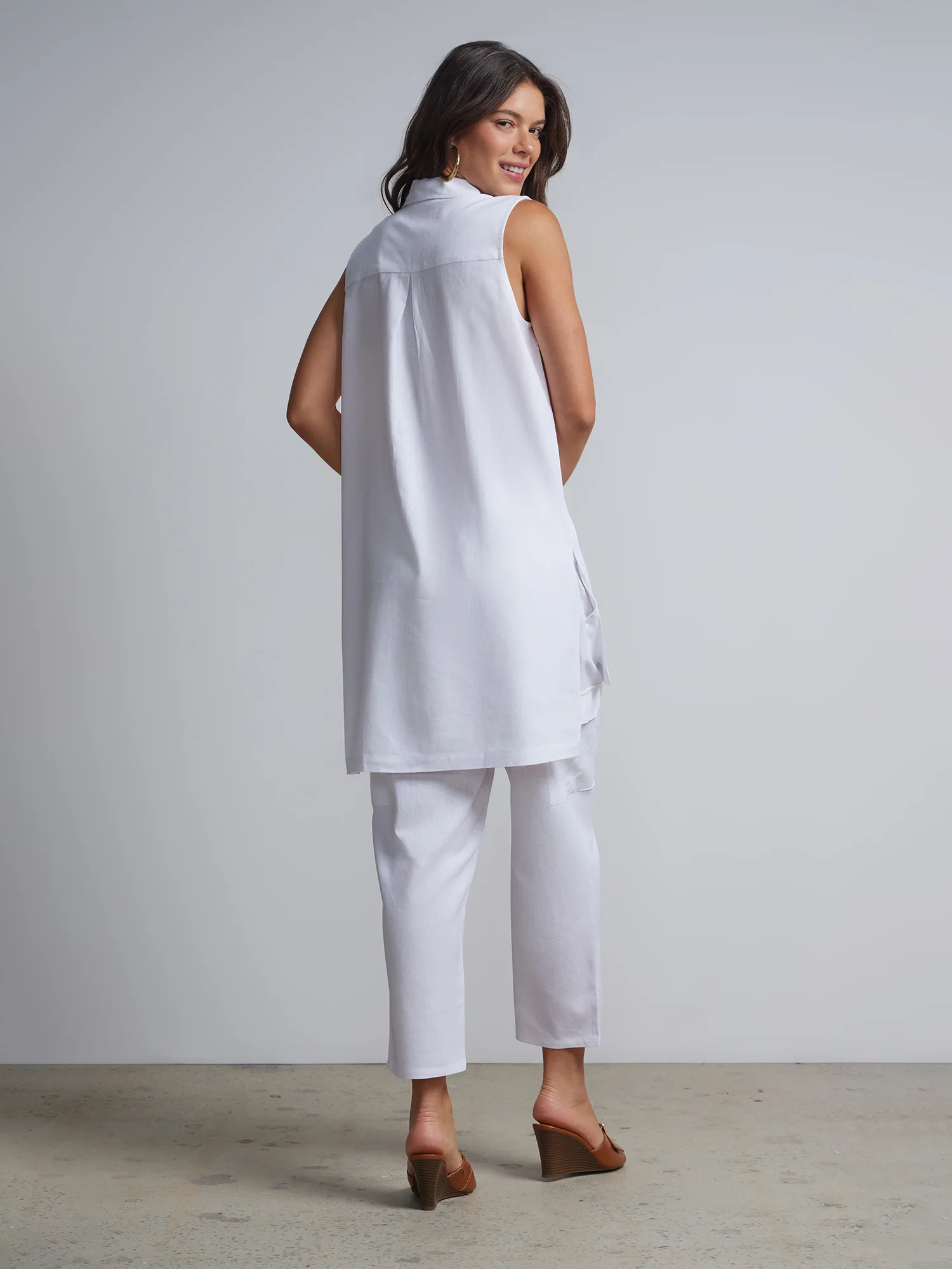 Linen-Blend Button-Front Slit-Side Tunic Top - Image 4