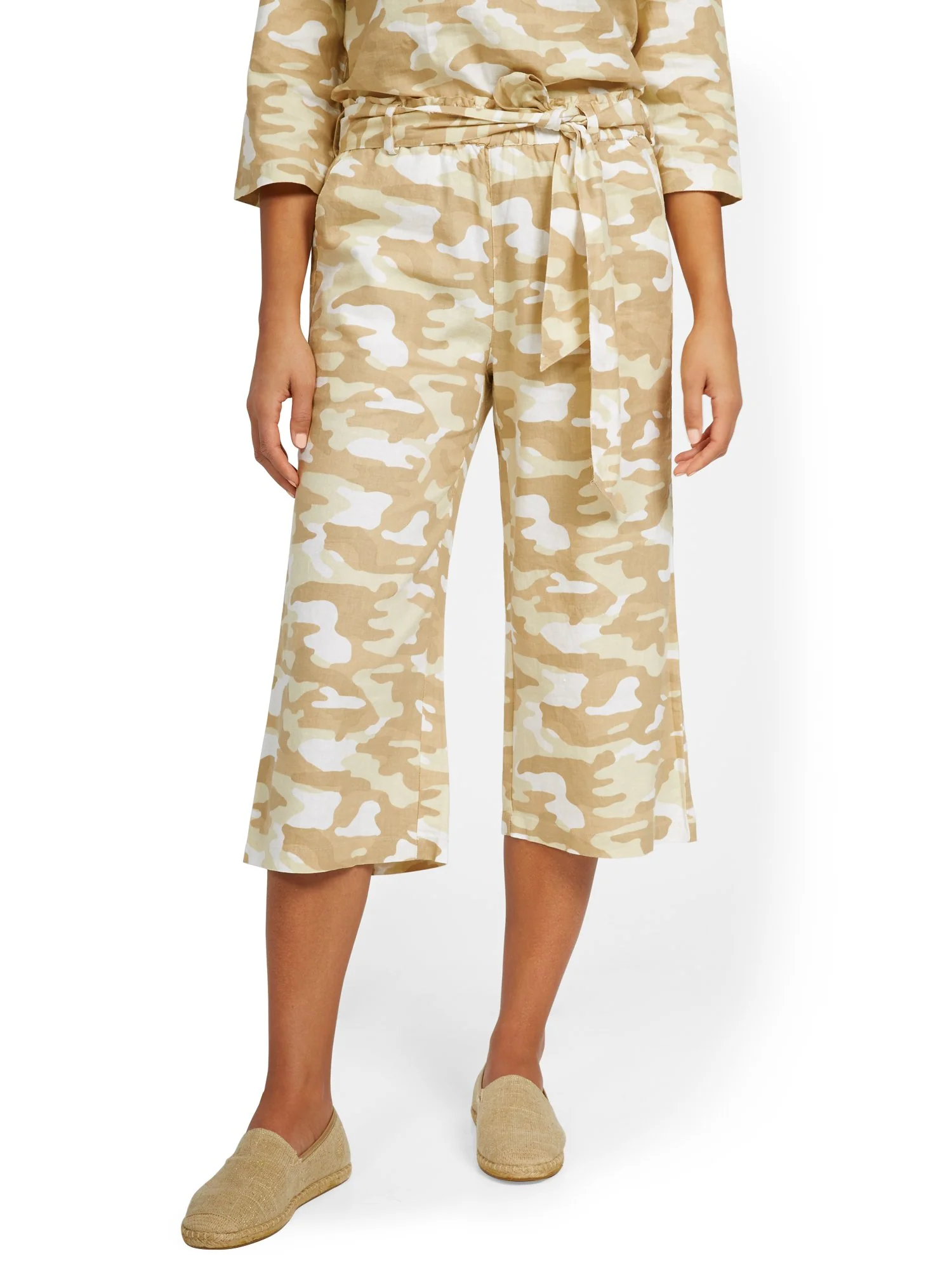 Linen-Blend Camo-Print High-Waisted Paperbag Wide-Leg Capri Pant - Image 4