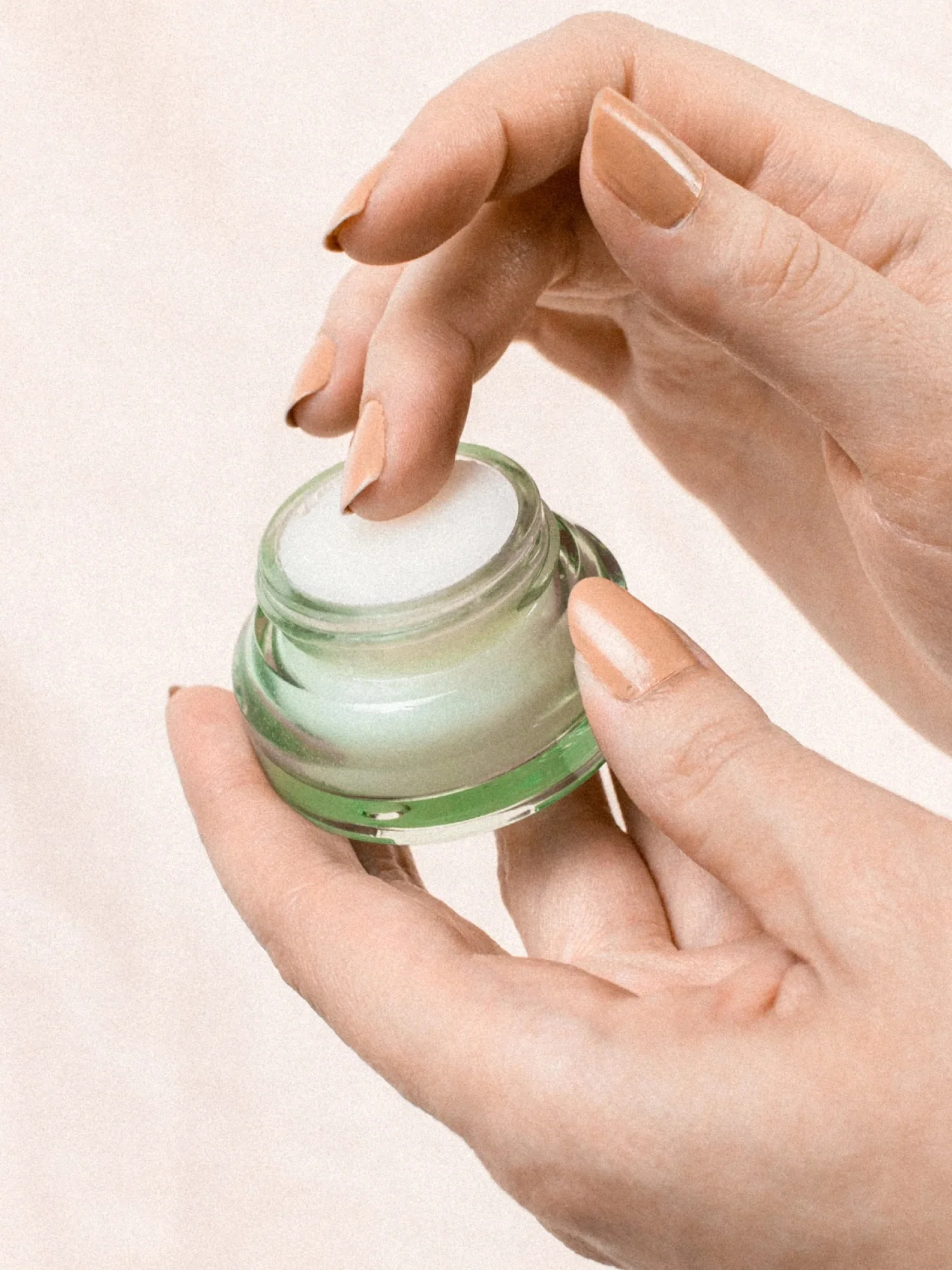 Poppy & Pout Lip Scrub, Sweet Mint - Brands We Love - Image 4