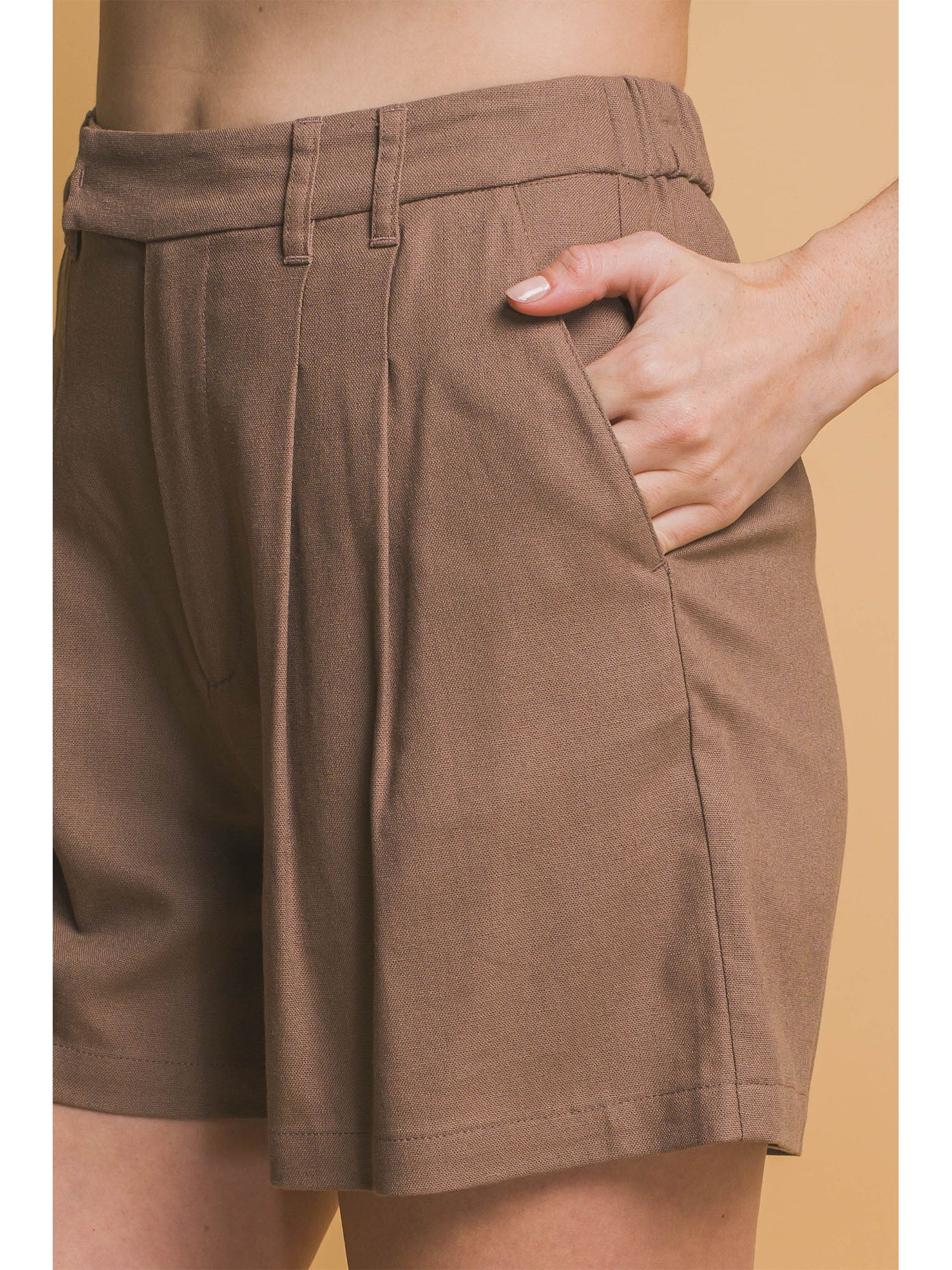 Loose Fit Pleated Linen Shorts - Image 3