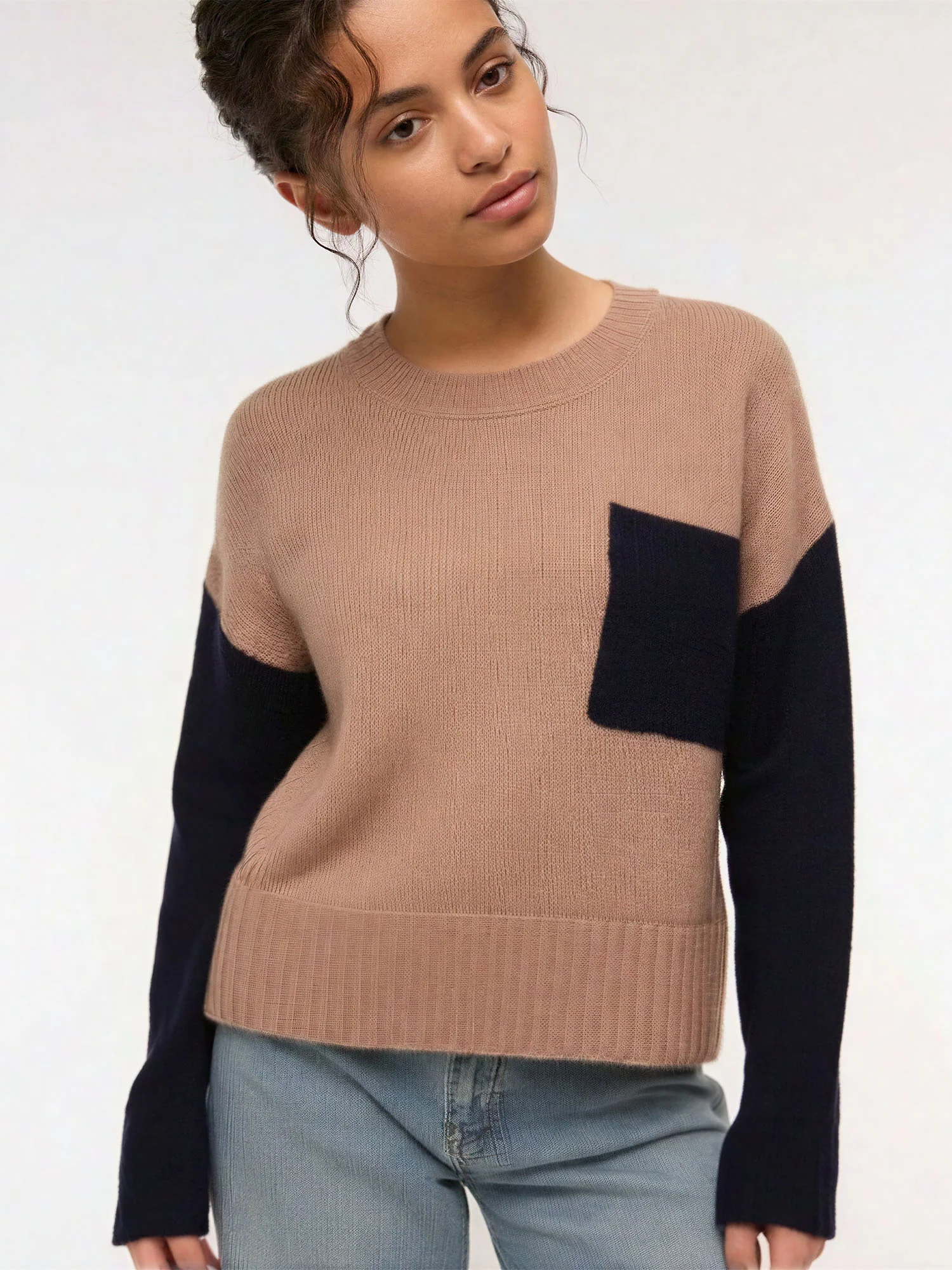 Crew Neck Contrast Pocket Sweater - Image 3