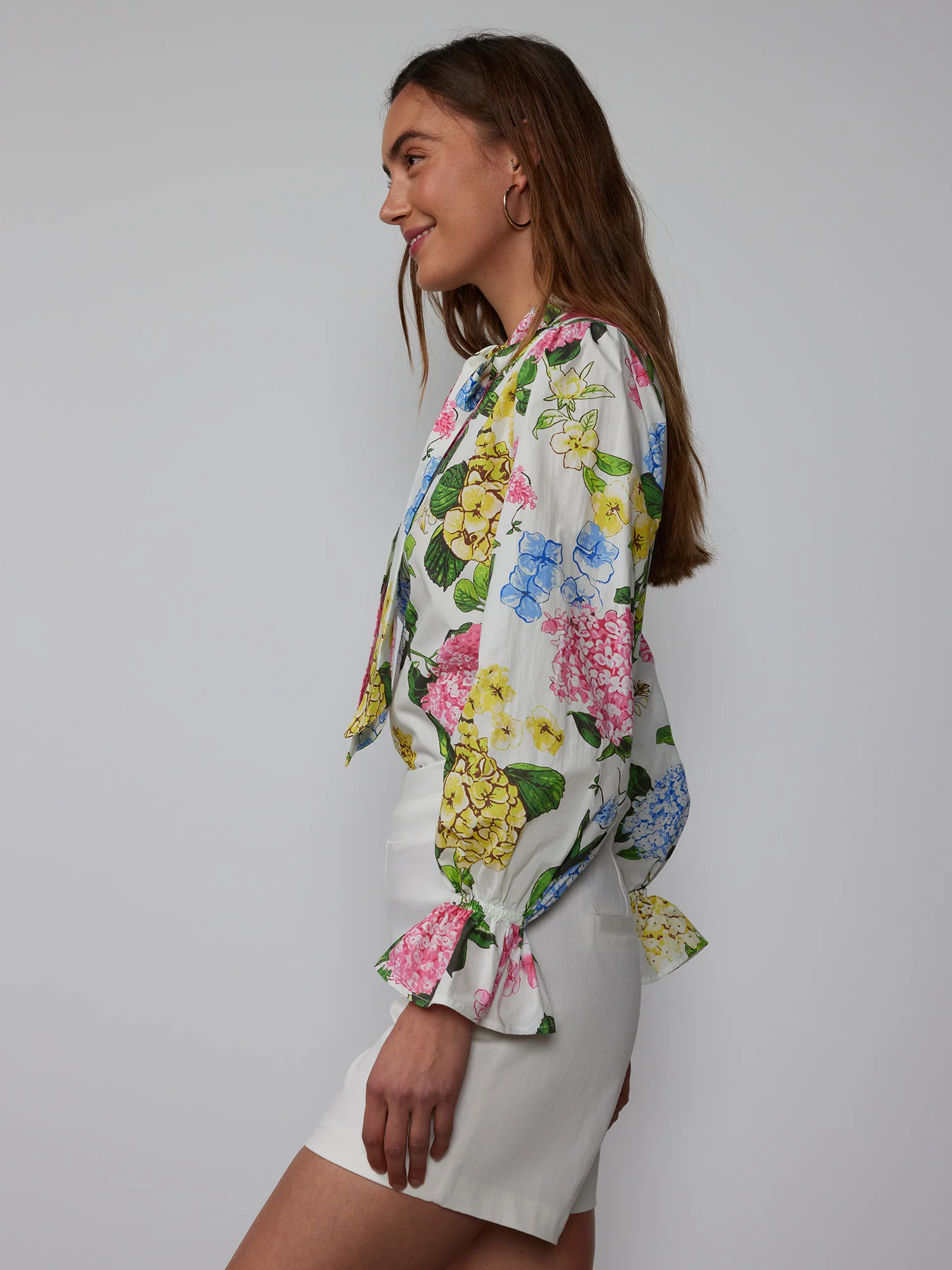 Poet Sleeve Bow Neck Hydrangea Blouse - Image 2