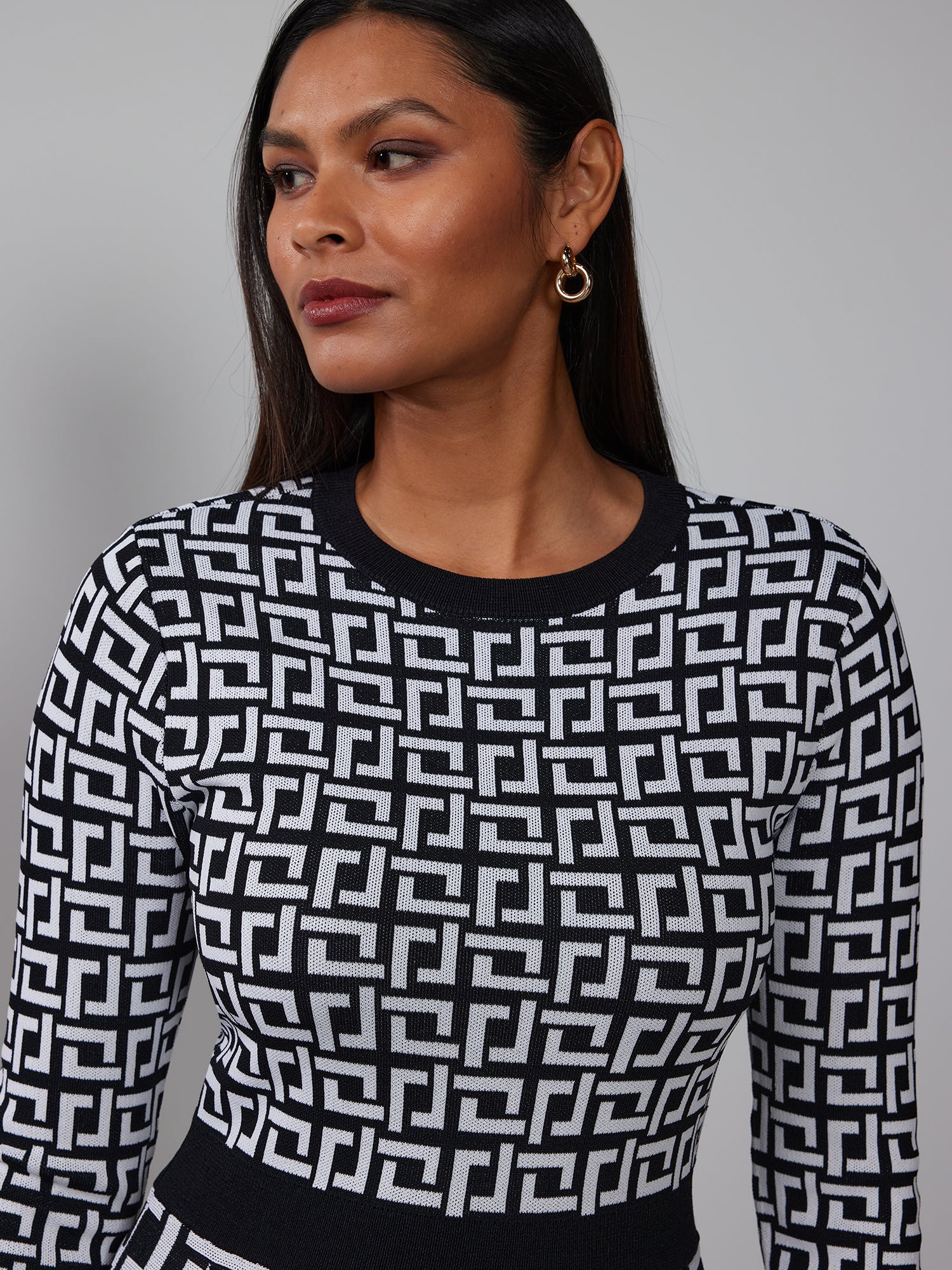 Long Sleeve Geometric A-Line Dress - Image 4