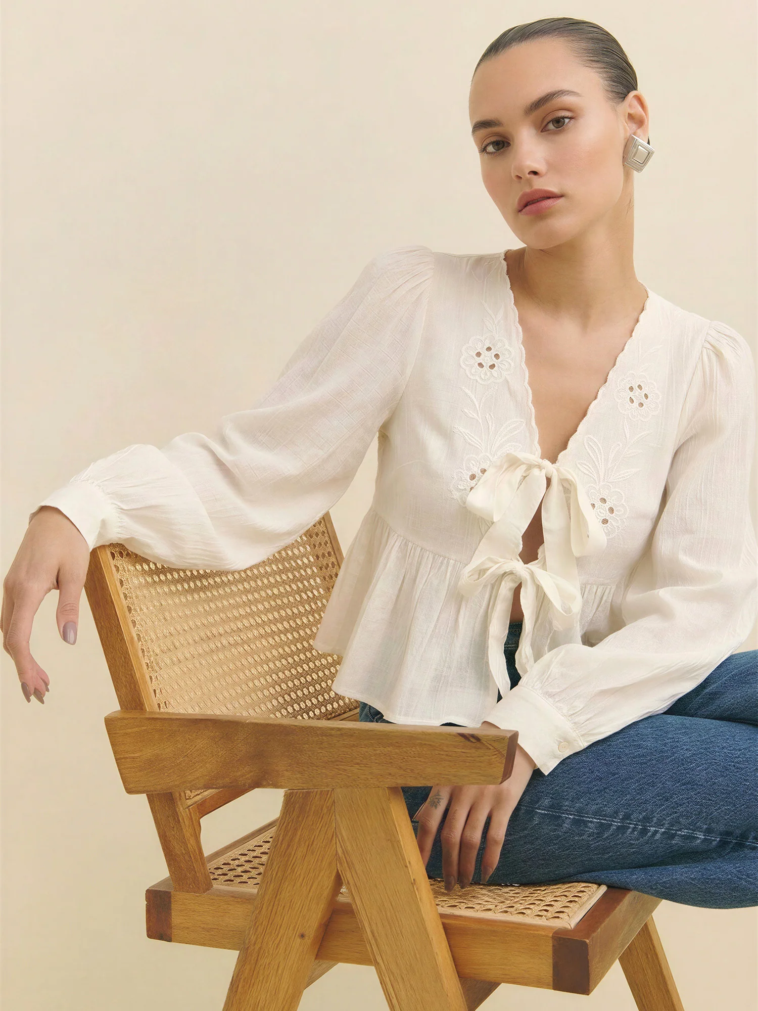 Long Sleeves Tie Front Embrodiery Blouse - Image 3