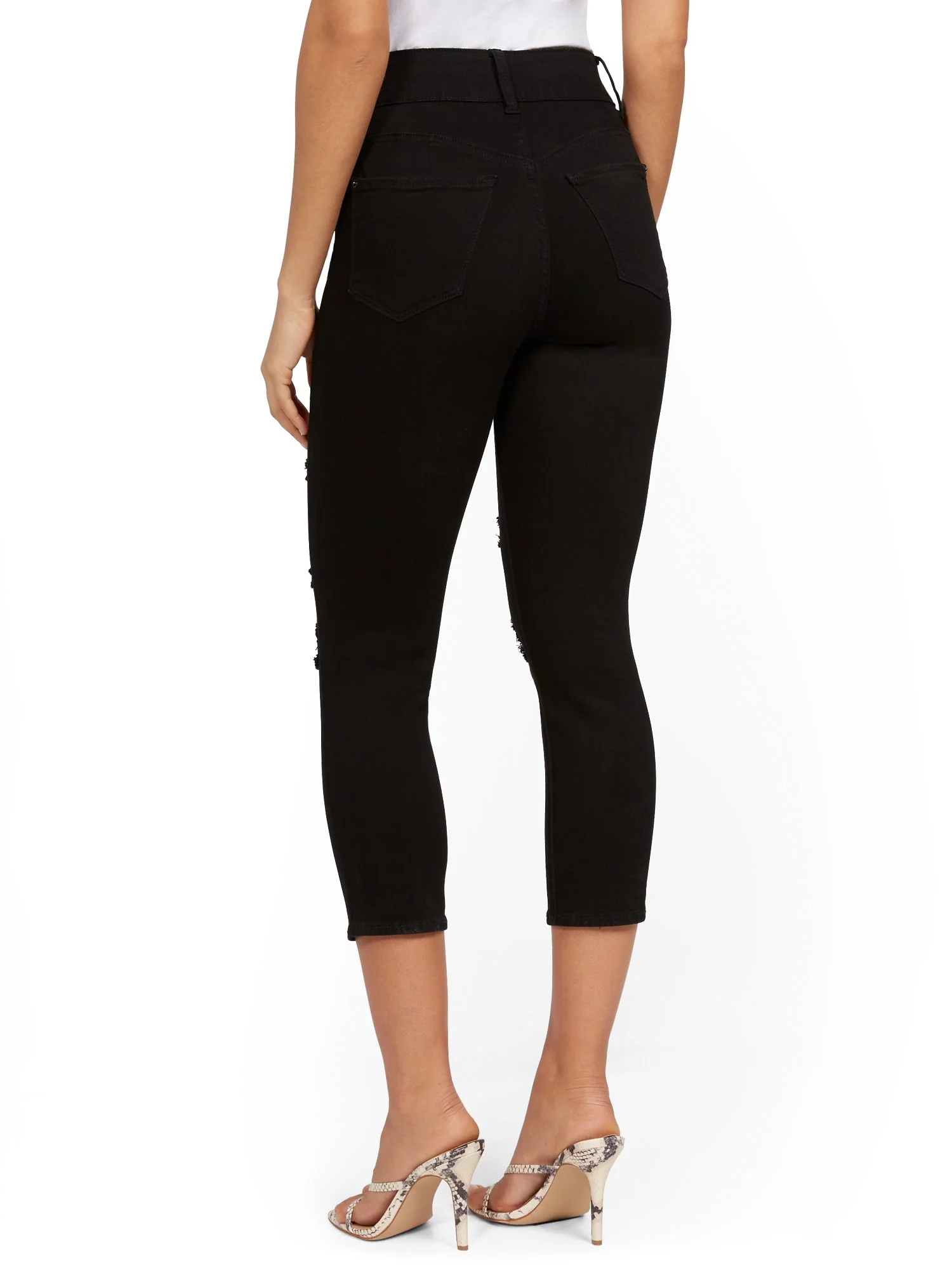 Mya Curvy High-Waisted Sculpting No Gap Super-Skinny Capri Jeans - Black - Image 4