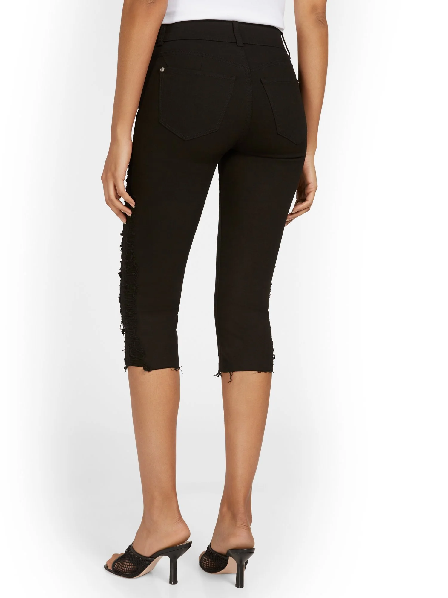 Mya Curvy High-Waisted Sculpting No Gap Super-Skinny Capri Jeans - Black - Image 3