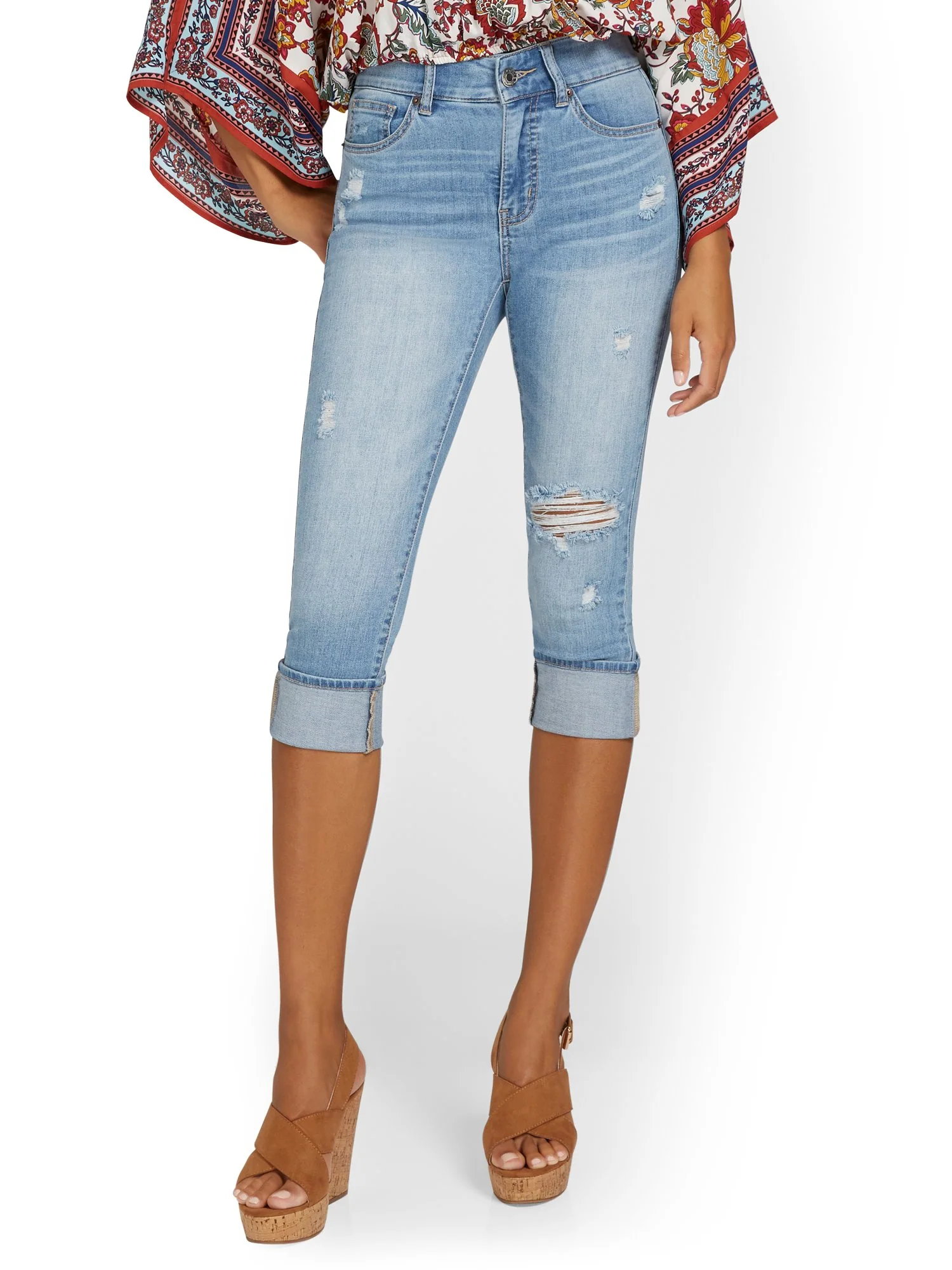 Mya Curvy High-Waisted Sculpting No Gap Super-Skinny Capri Jeans - Light Wash - Image 2