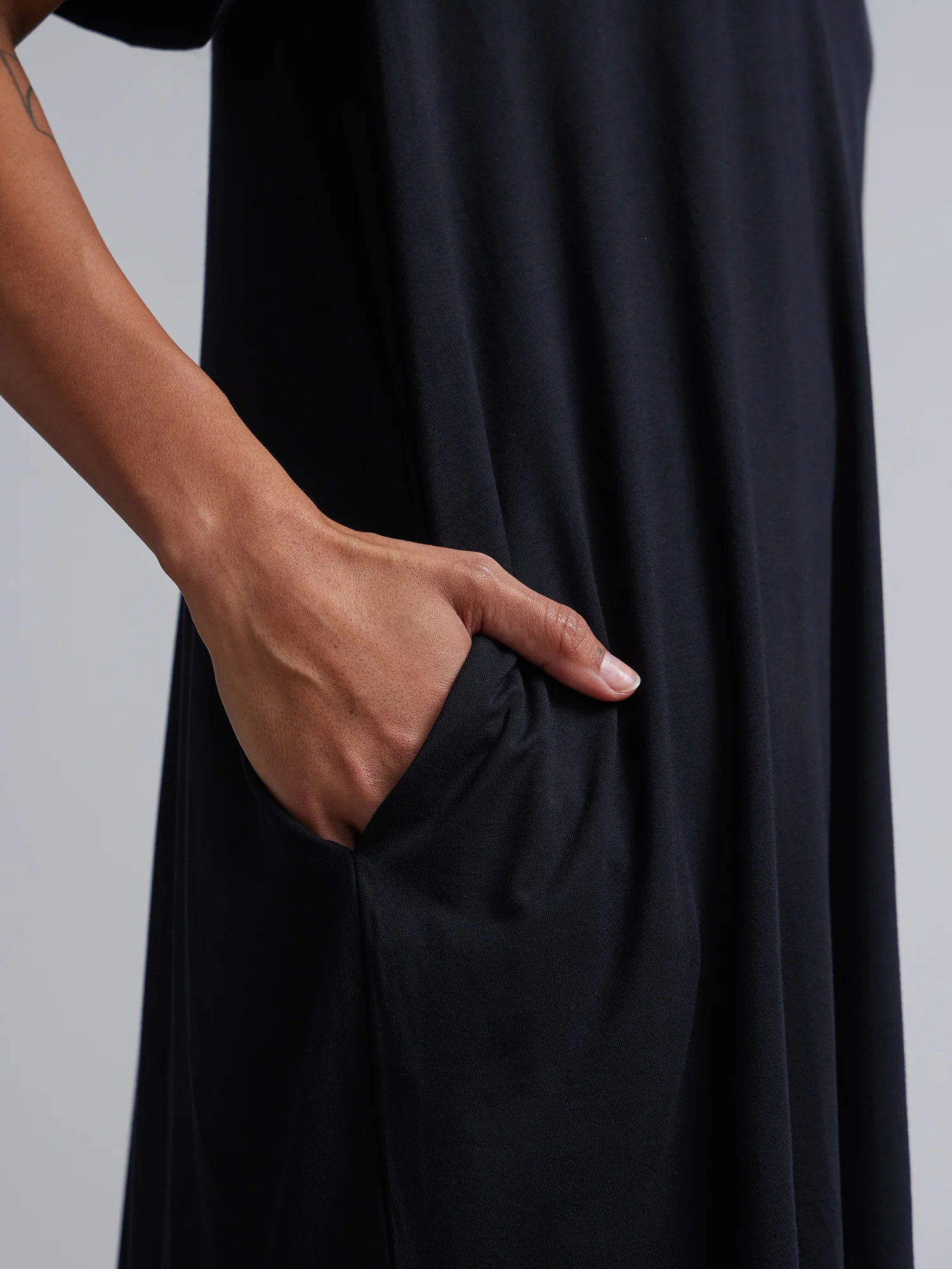 Off-The-Shoulder Knit Shift Dress - Image 4