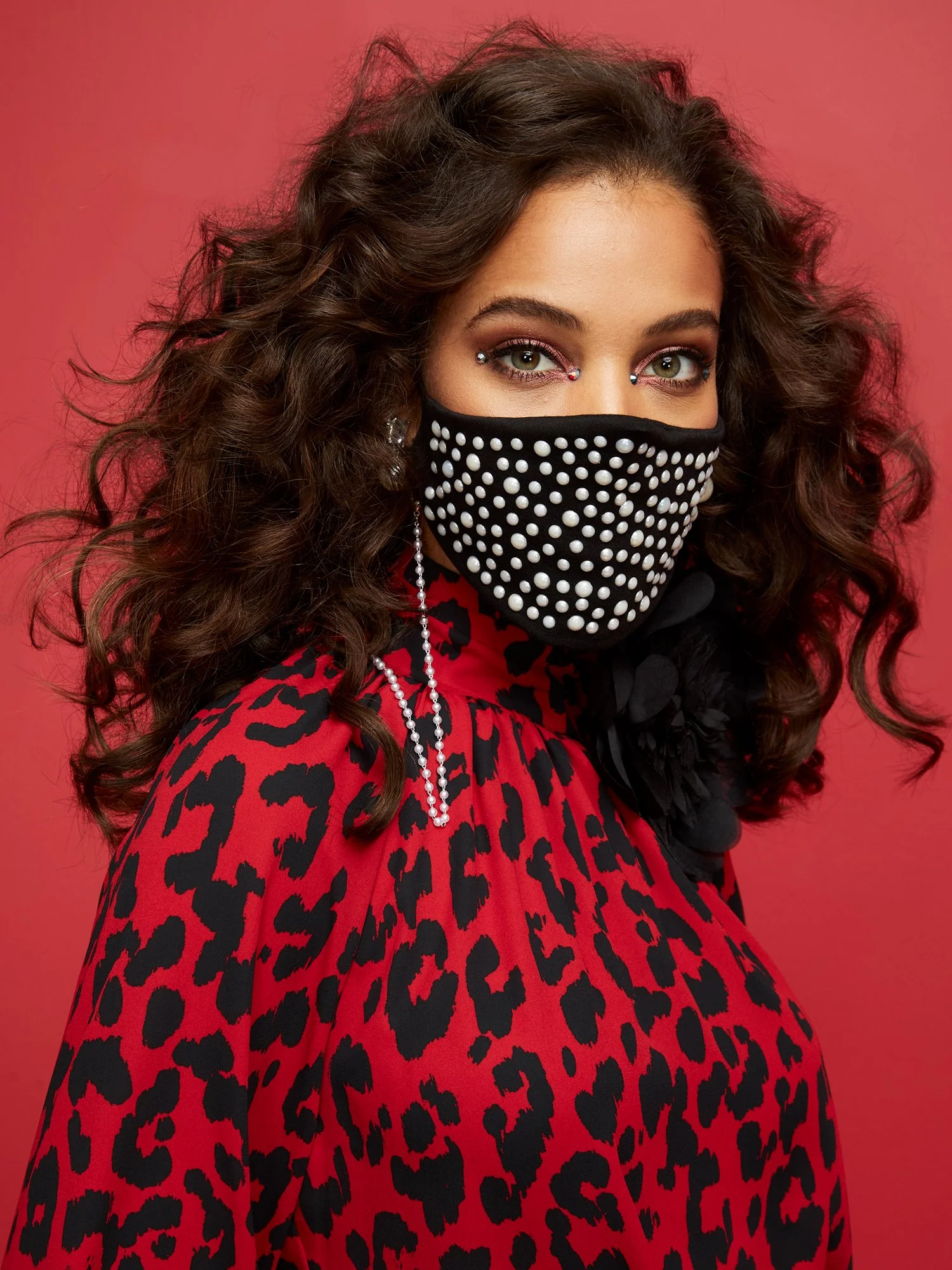 Pearl Face Mask with Chain