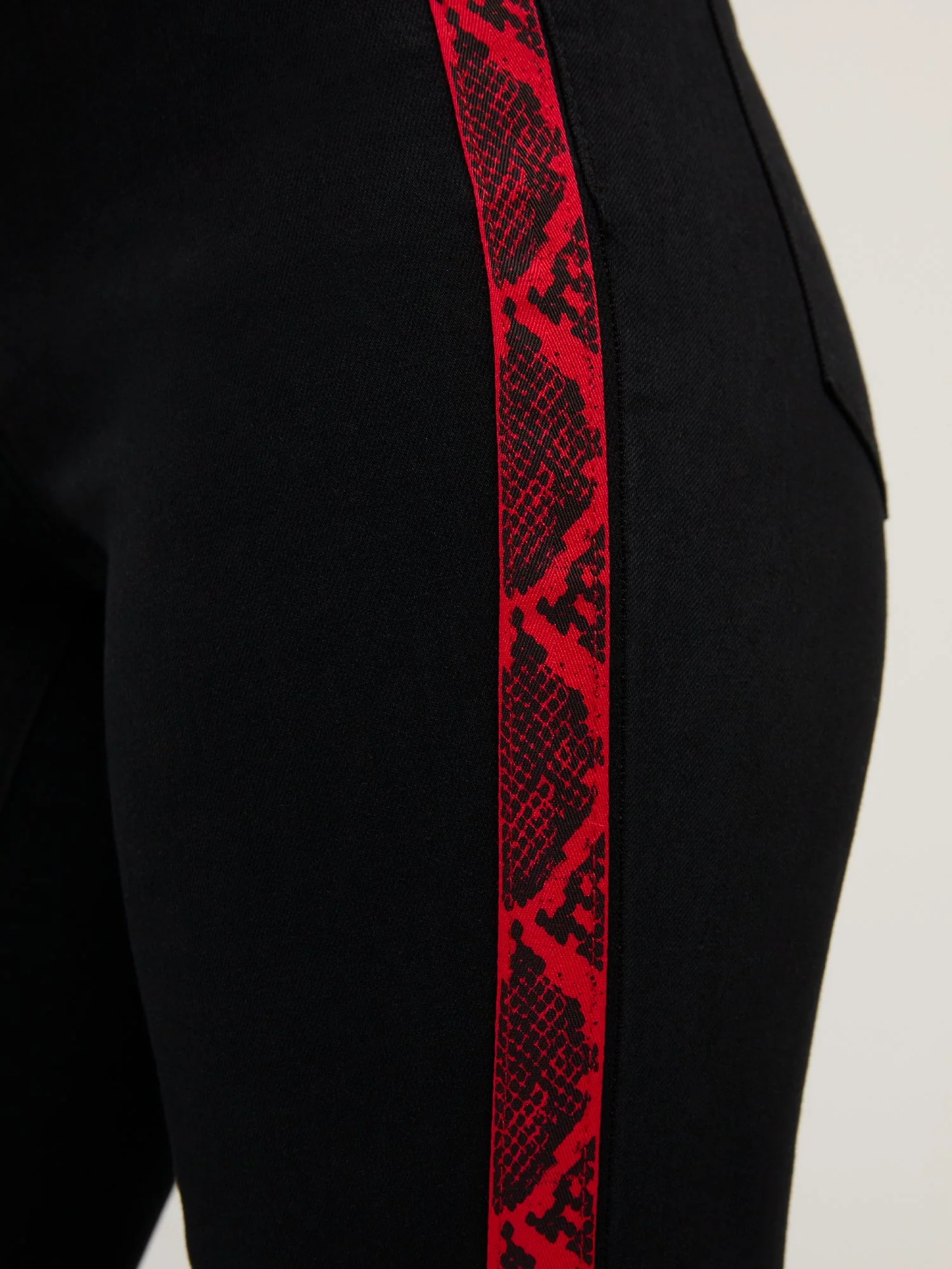 Perfect Fit High-Waisted Snake-Stripe Super-Skinny Jeans - Black - Image 4