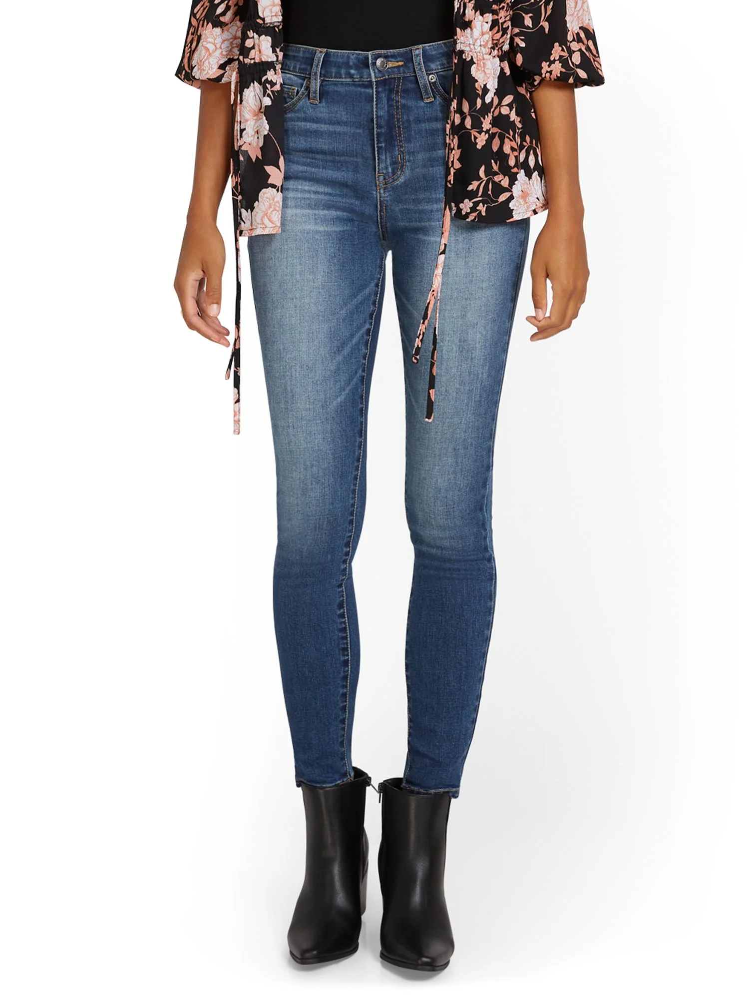 Petite High-Waisted Curvy Essential Skinny Jeans - Orchard Wash